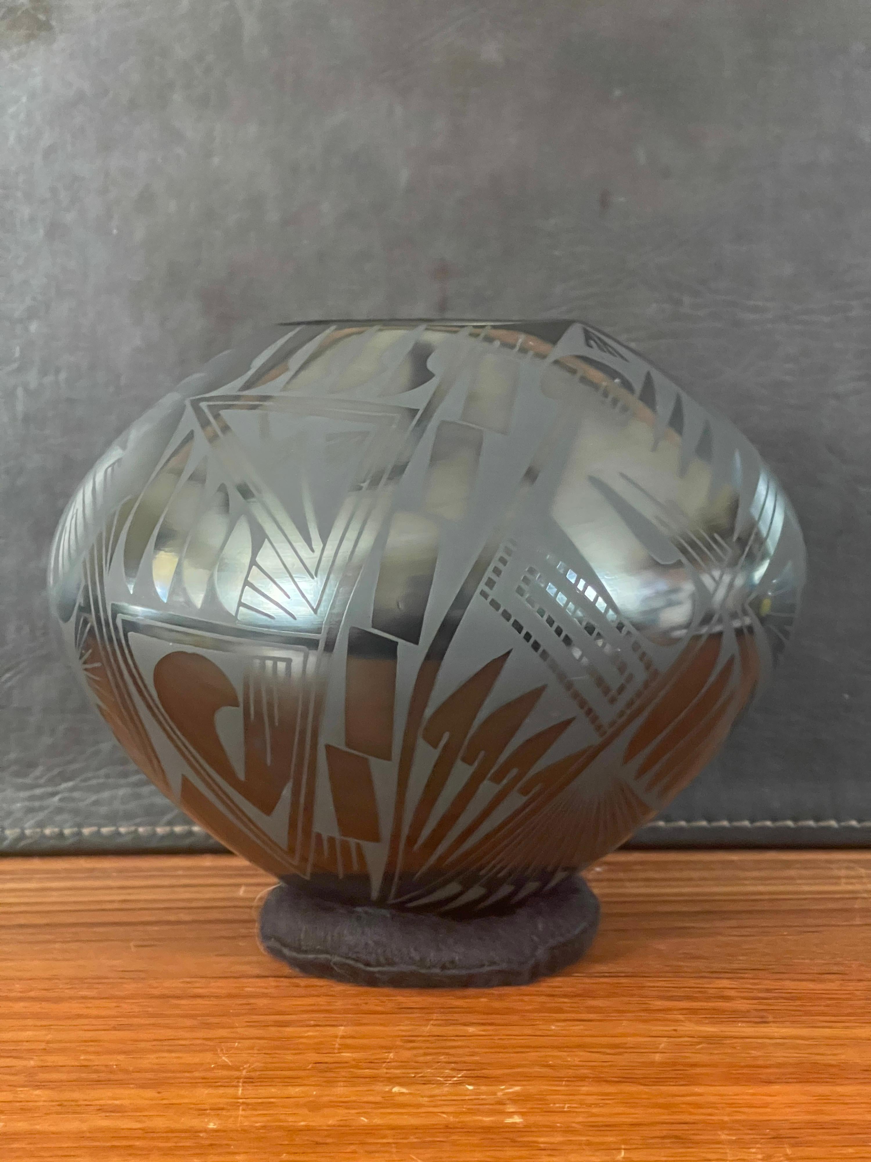 20th Century Mata Ortiz Geometric Blackware Vase by Oscar Quezada For Sale
