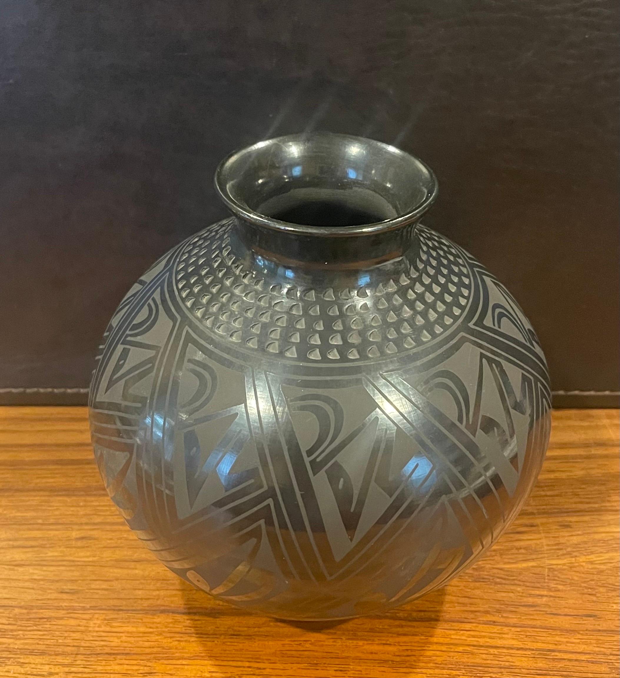 Mexican Mata Ortiz Geometric Blackware Vase by Tomasa Mora For Sale