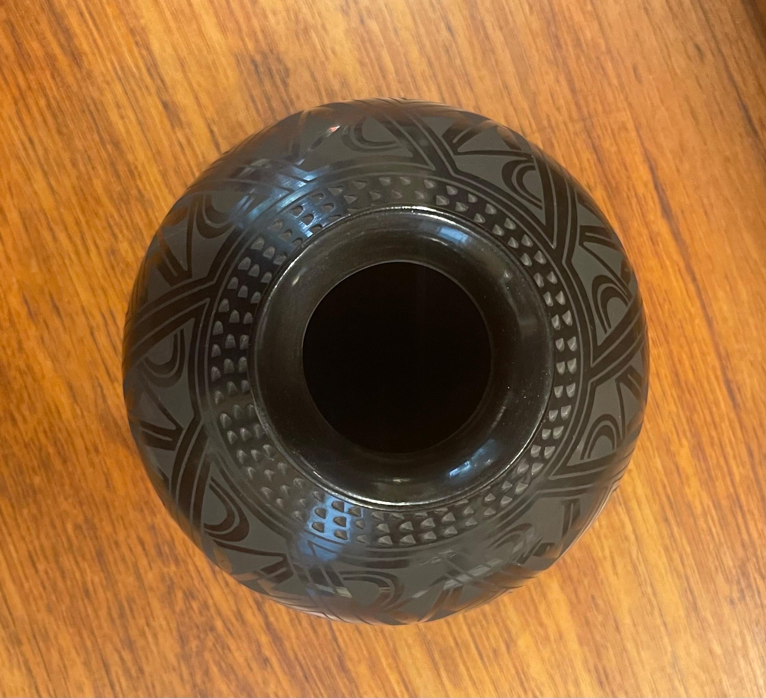 Mata Ortiz Geometric Blackware Vase by Tomasa Mora For Sale 1