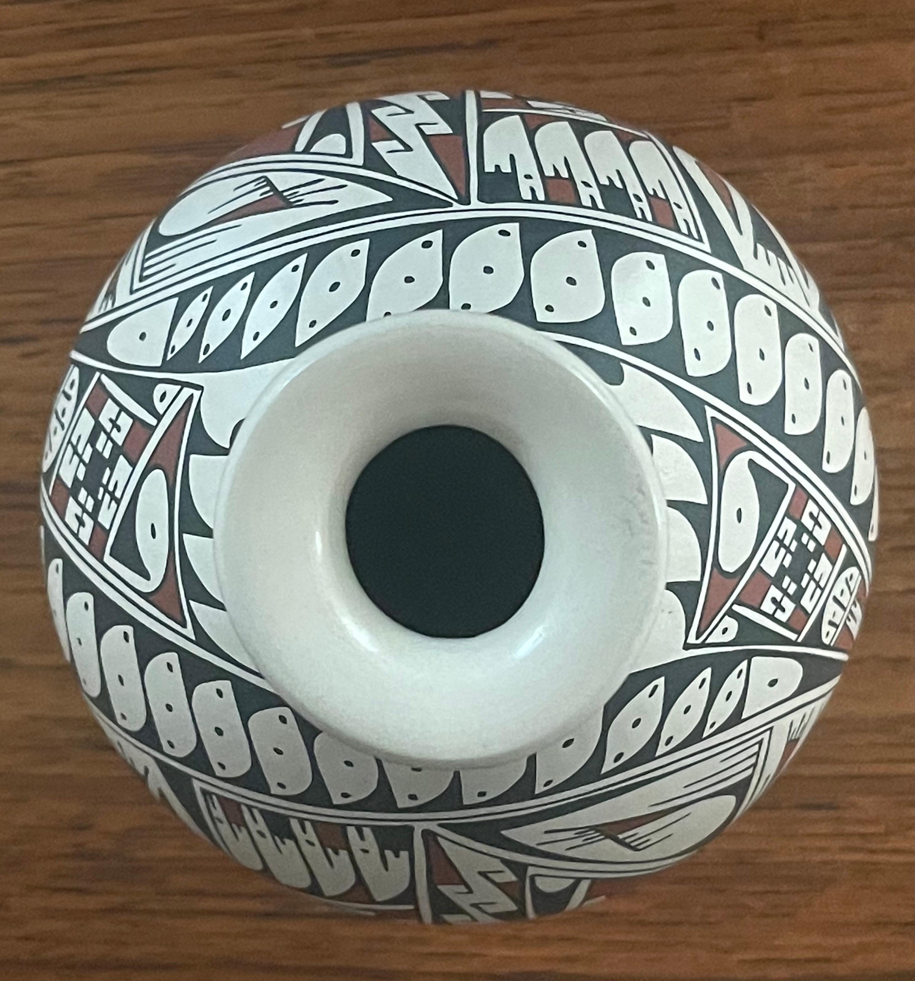 20th Century Mata Ortiz Polychrome Pottery Vase by Oscar Quezada For Sale