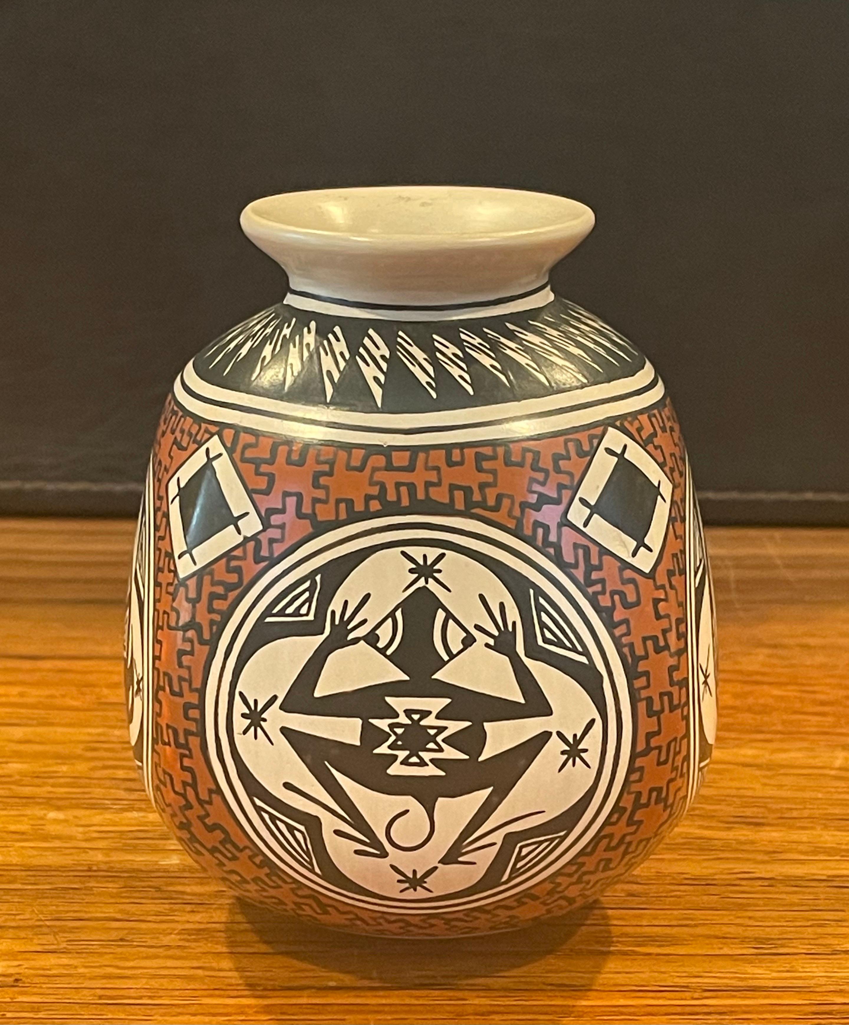 Mexican Mata Ortiz Polychrome Pottery Vasel by Nancy Heras de Martinez For Sale