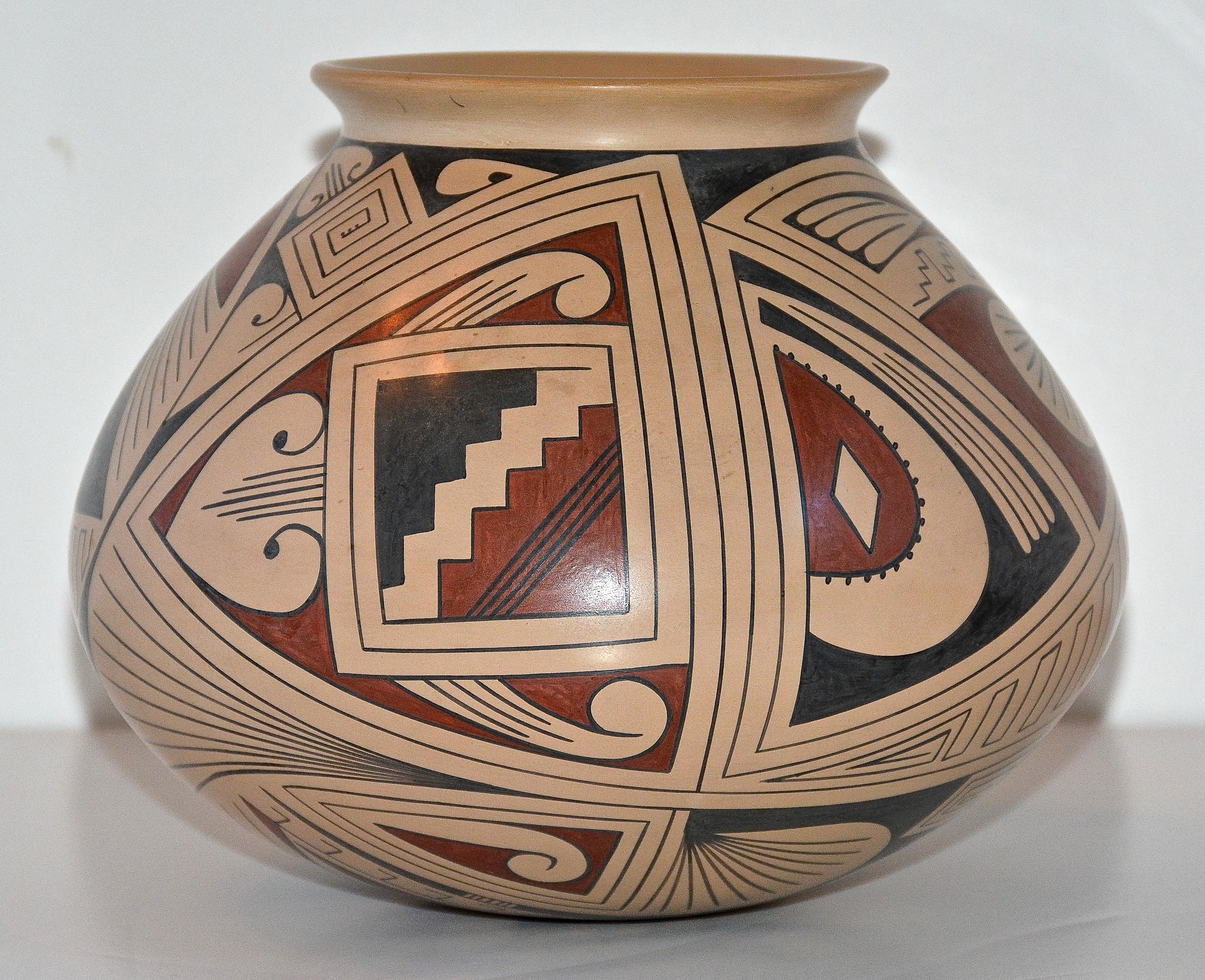 Mata Ortiz Polychrome Pottery Gefäß von Pilo Mora, 1990 (Sonstiges) im Angebot