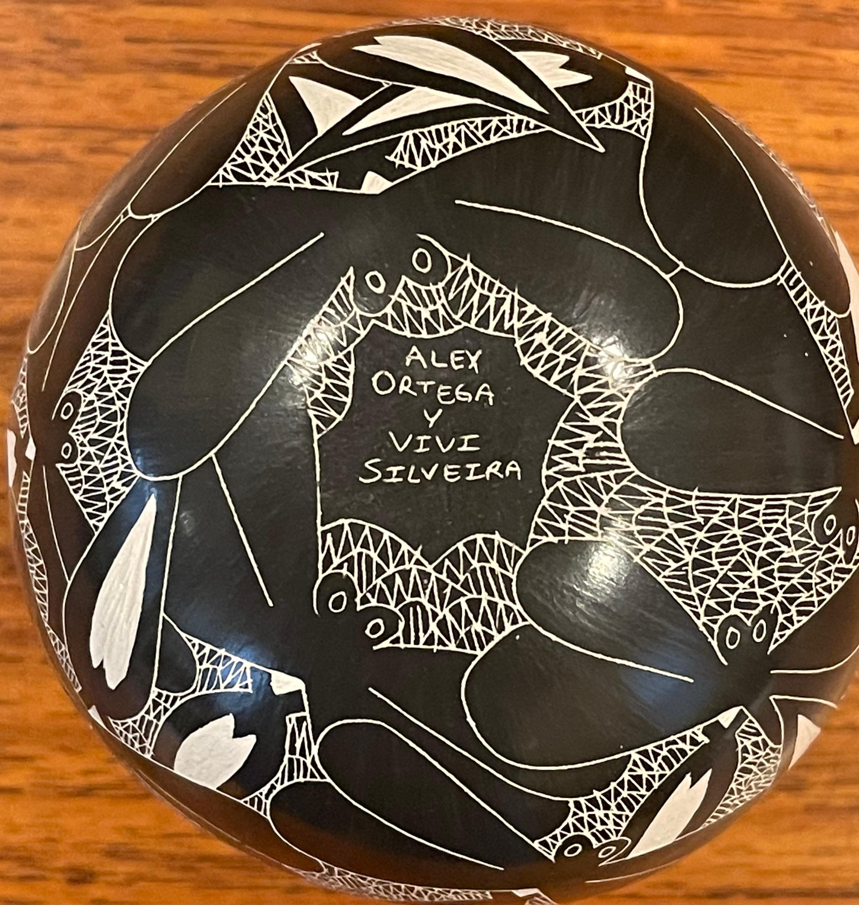 Mata Ortiz Pottery Butterfly Vase by Alex Ortega & Vivi Silveira 2
