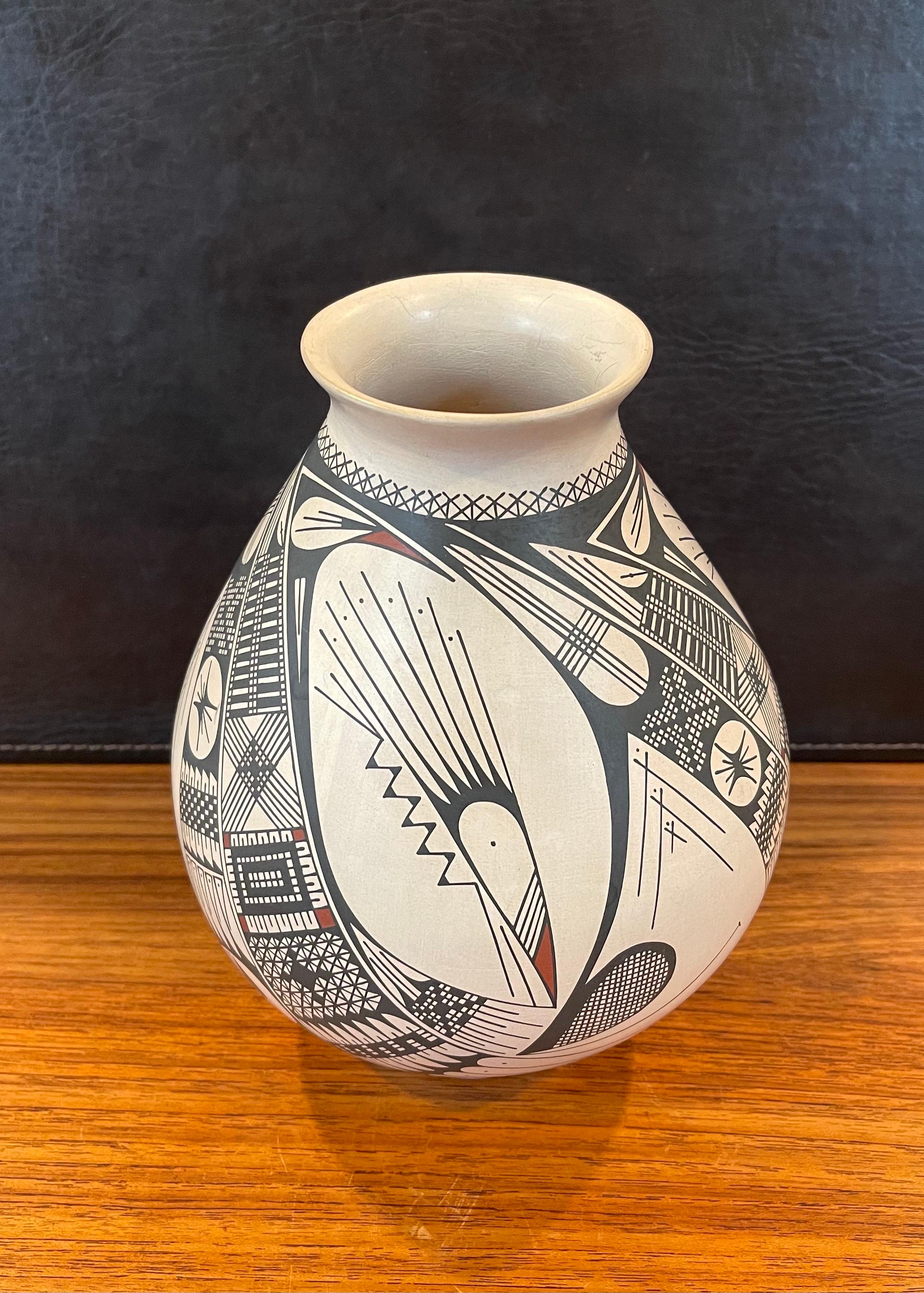 Mexican Mata Ortiz Pottery Vase by Celia Veloz