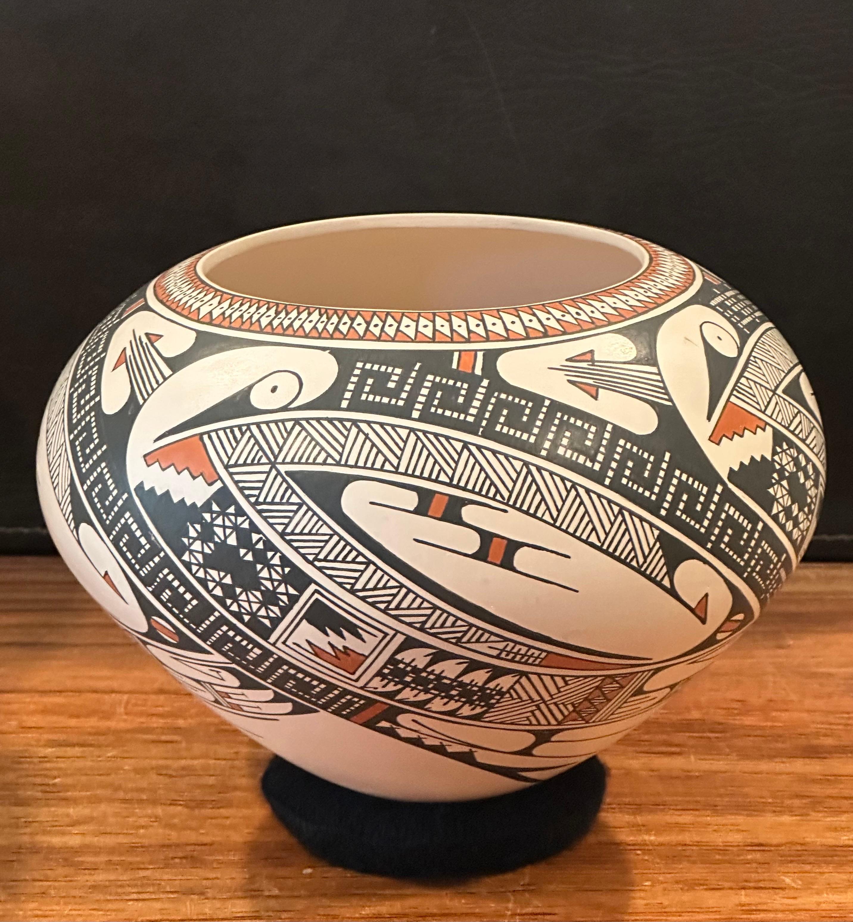Mata Ortiz Pottery Vase von Ismael Flores im Zustand „Gut“ im Angebot in San Diego, CA