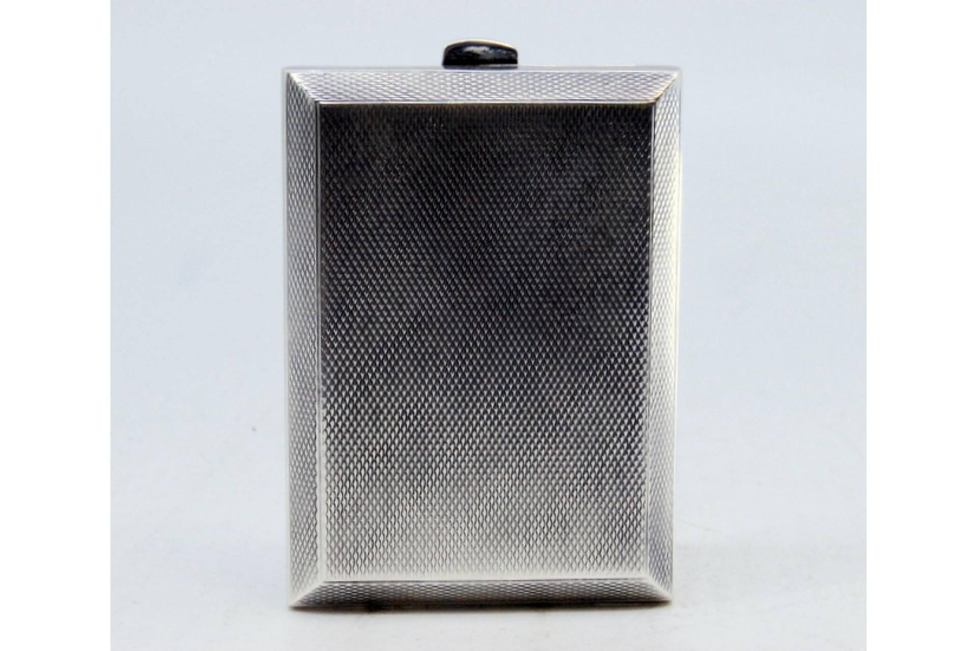 Matchbook in guilloche silver with spring on the lid In Good Condition For Sale In Porto, PT