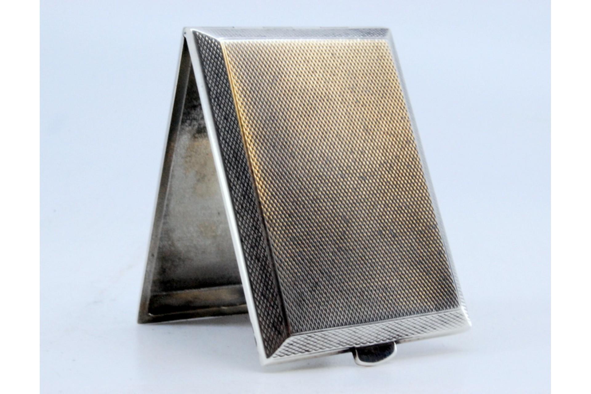 Matchbook in guilloche silver with spring on the lid For Sale 2