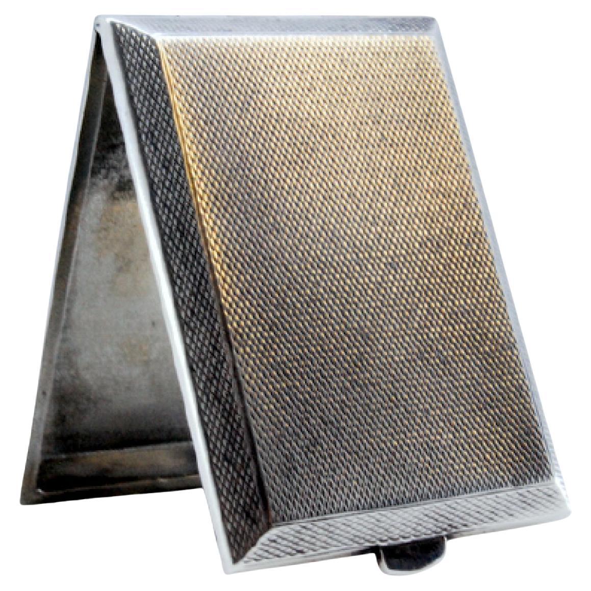 Matchbook in guilloche silver with spring on the lid