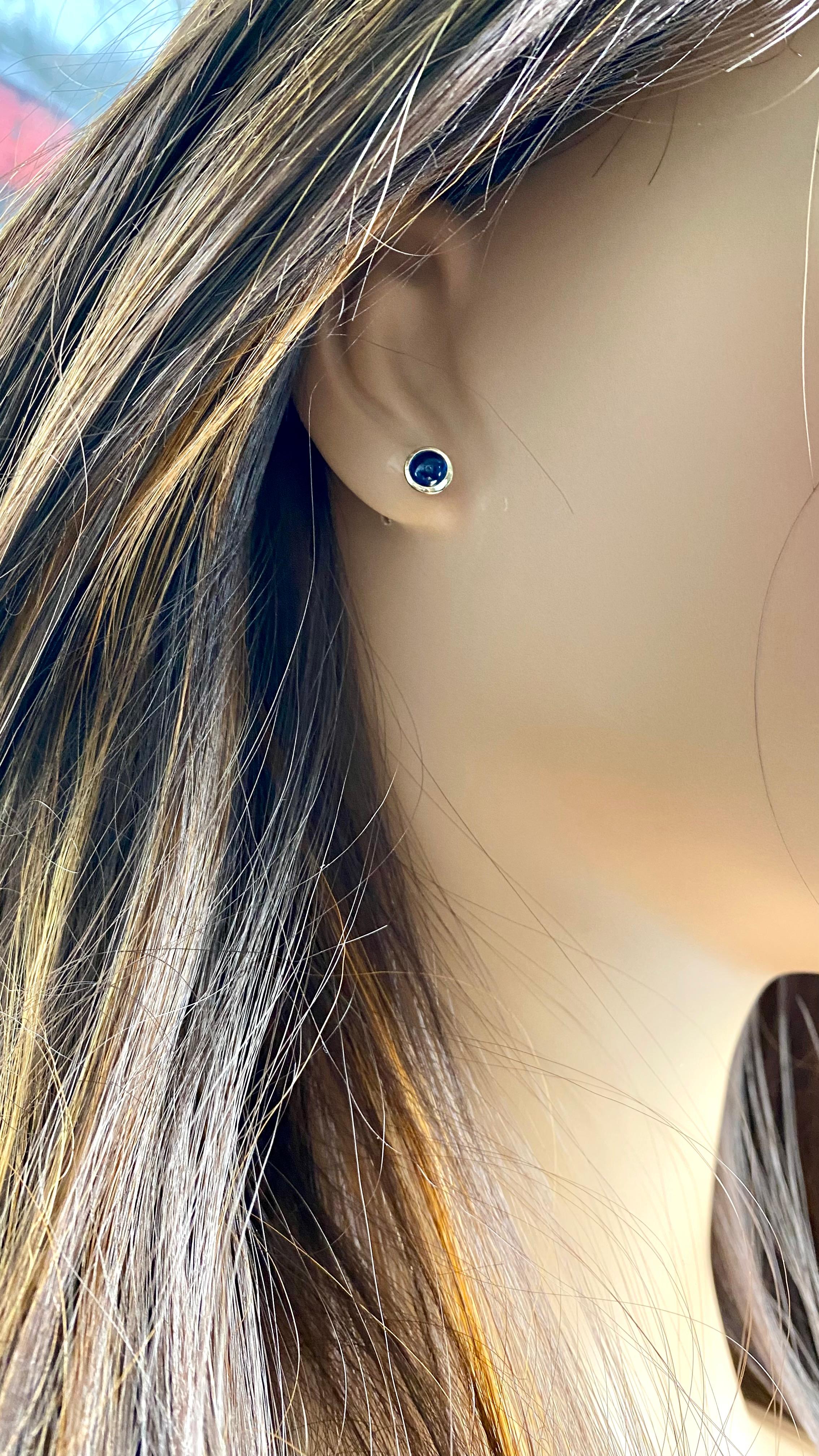 Women's or Men's Matched 2 Cabochon Sapphires 1.50 Carat Bezel Set Yellow Gold 0.25 Inch Earrings For Sale