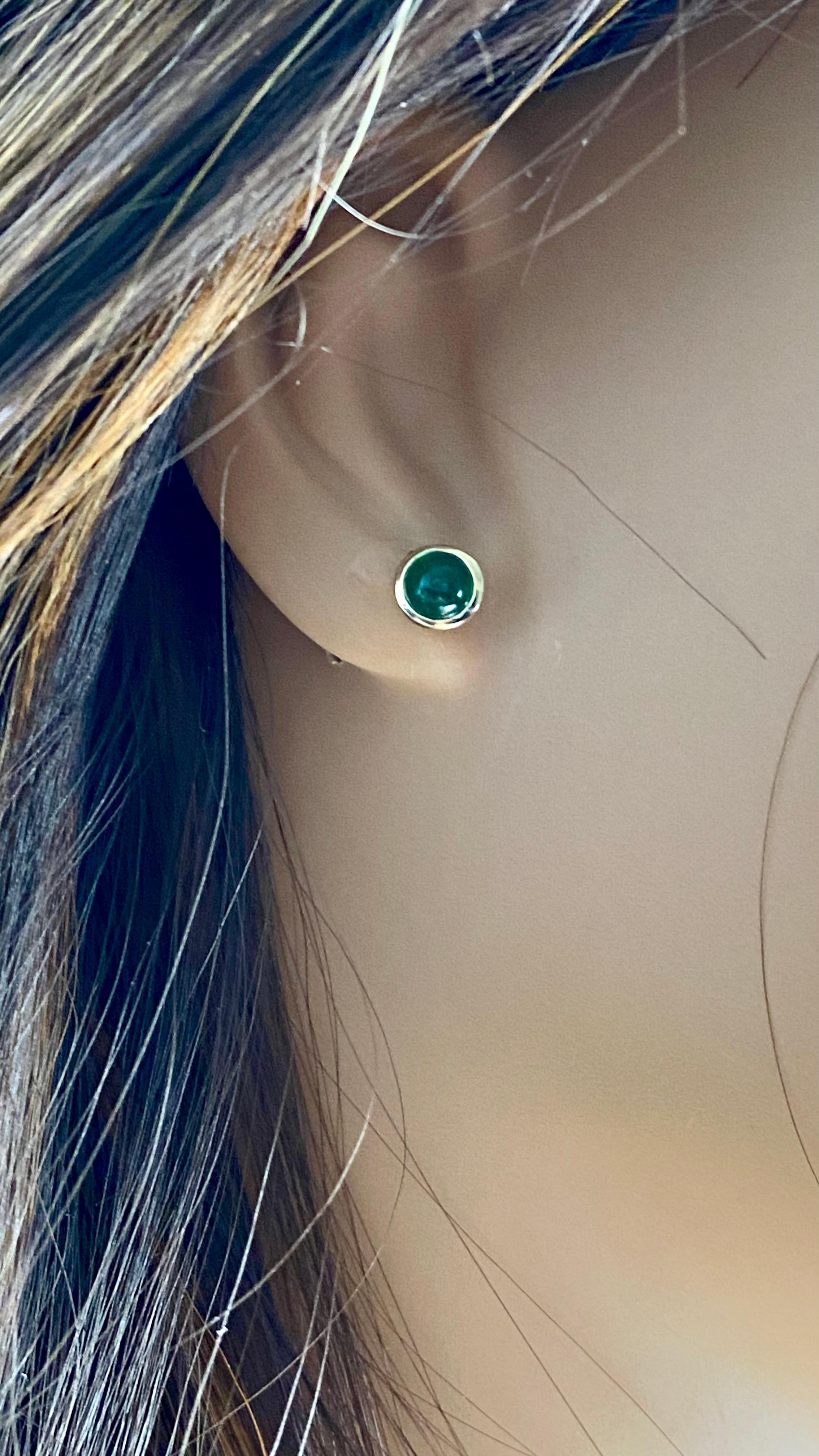 Matched Cabochon Emerald 1.15 Carat Bezel Set Yellow Gold 0.25 Inch Earrings 1