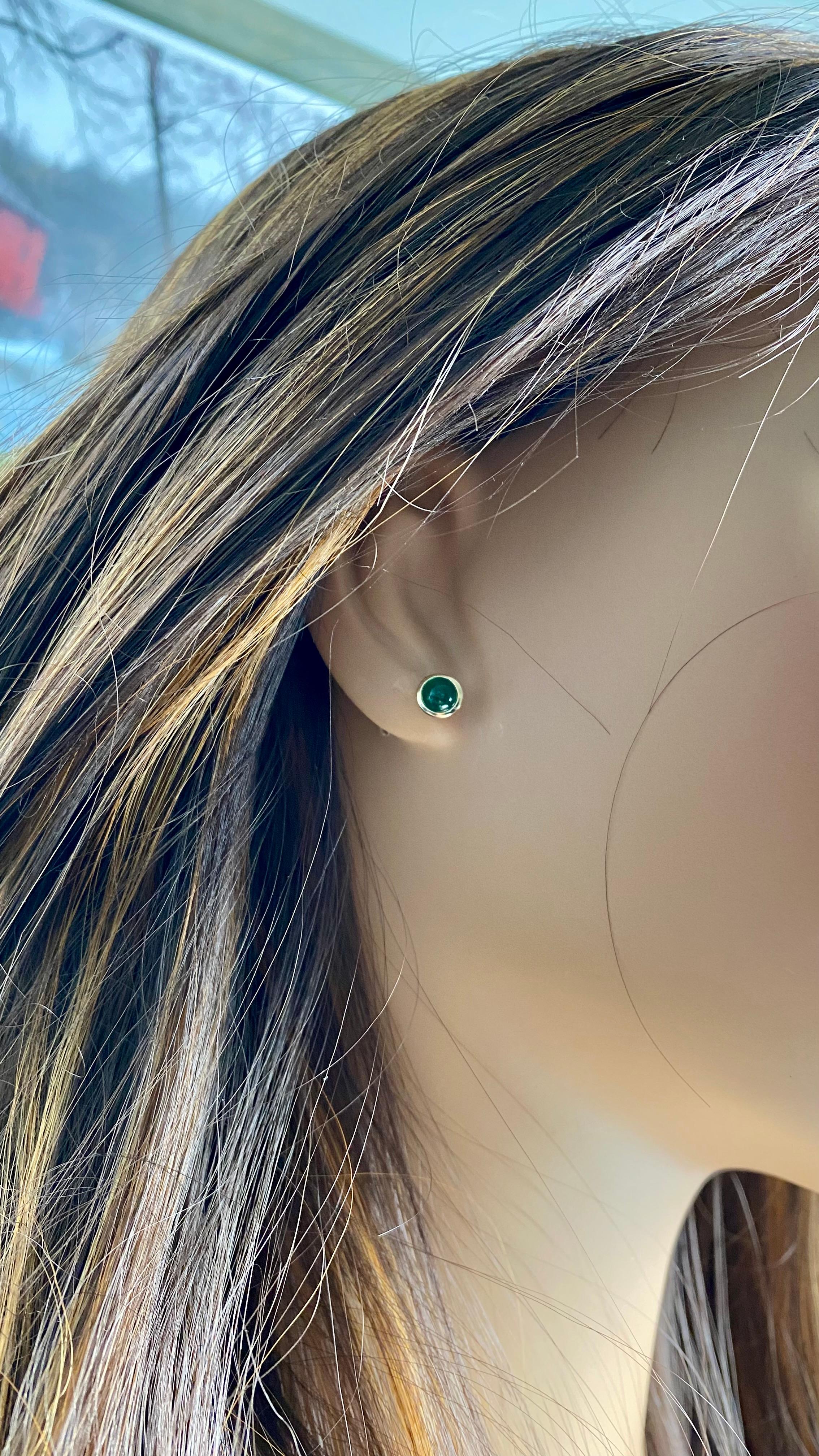 Matched Cabochon Emerald 1.15 Carat Bezel Set Yellow Gold 0.25 Inch Earrings 2
