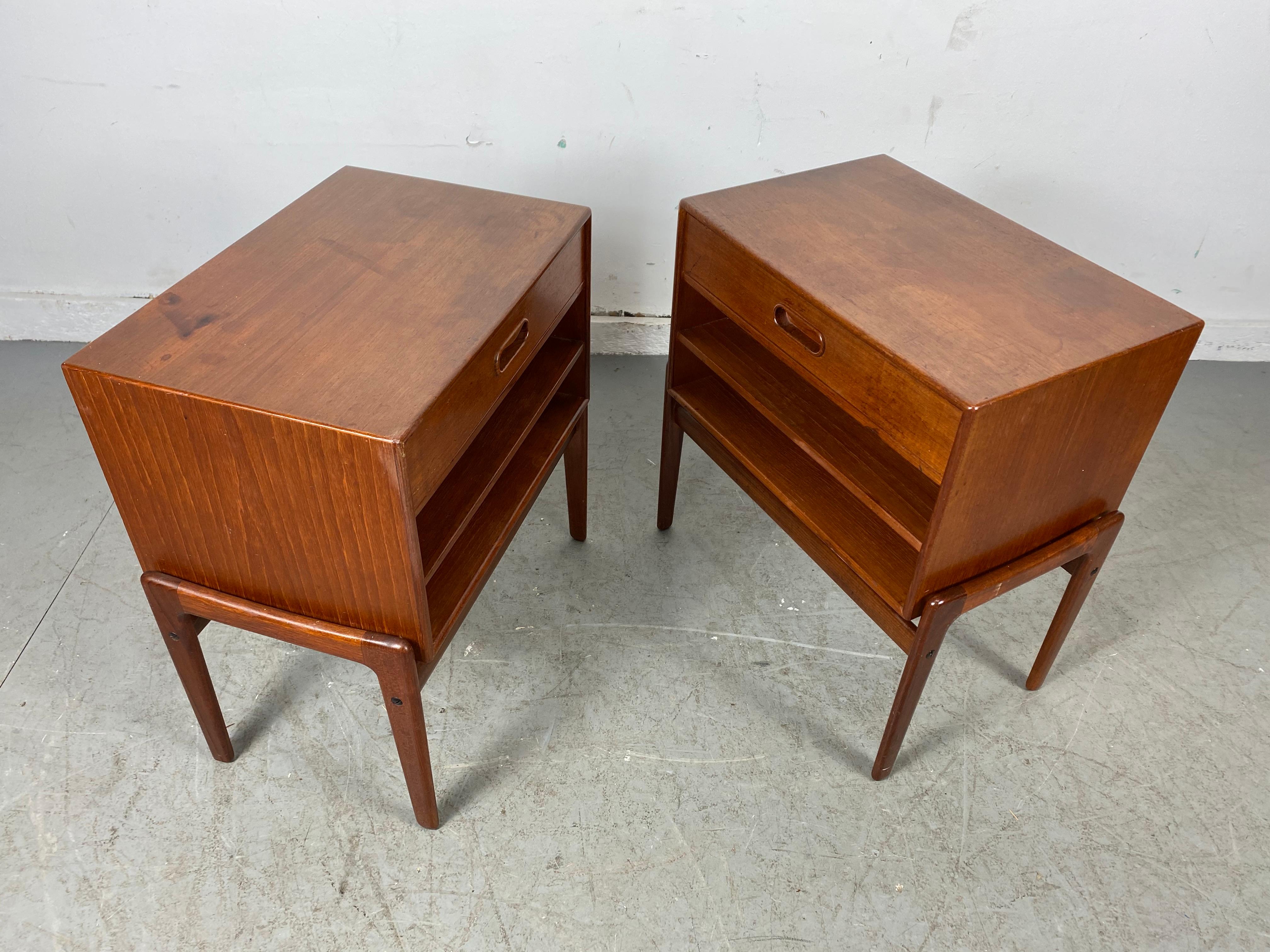 Matched Pair 1-Drawer Teak Nite Stands Made in Denmark by Asbjørn-Mobler In Good Condition In Buffalo, NY