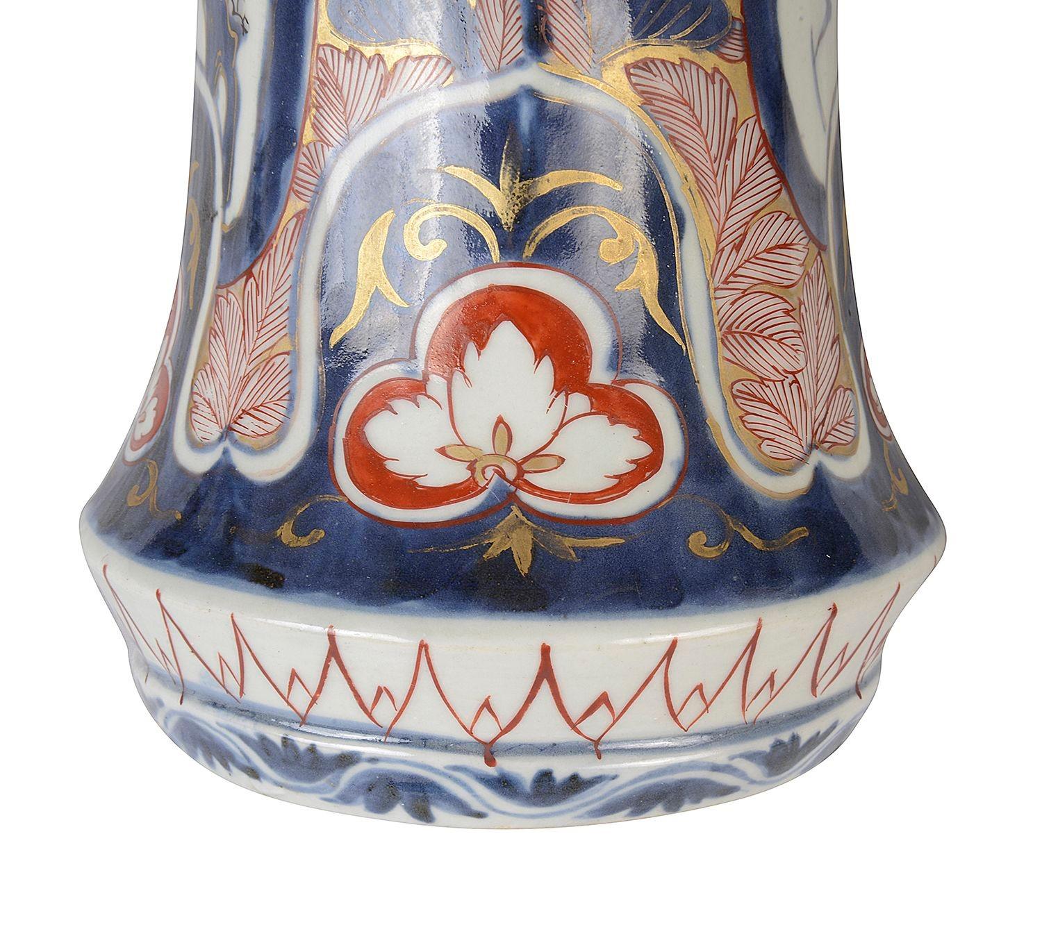 Paire de vases/lampes assortis Arita Imari japonais du 18ème siècle Bon état - En vente à Brighton, Sussex