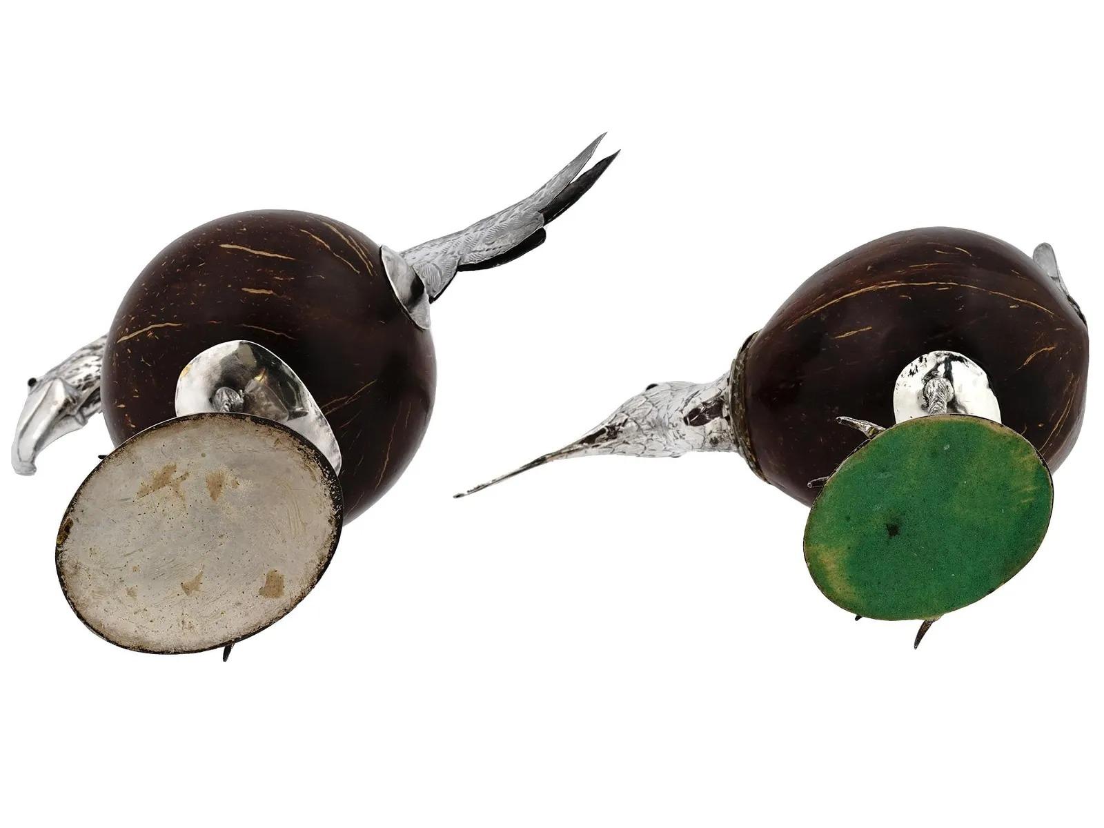 Paar antike Silber und Kokosnuss exotischen Vogelfiguren abgestimmt im Angebot 2