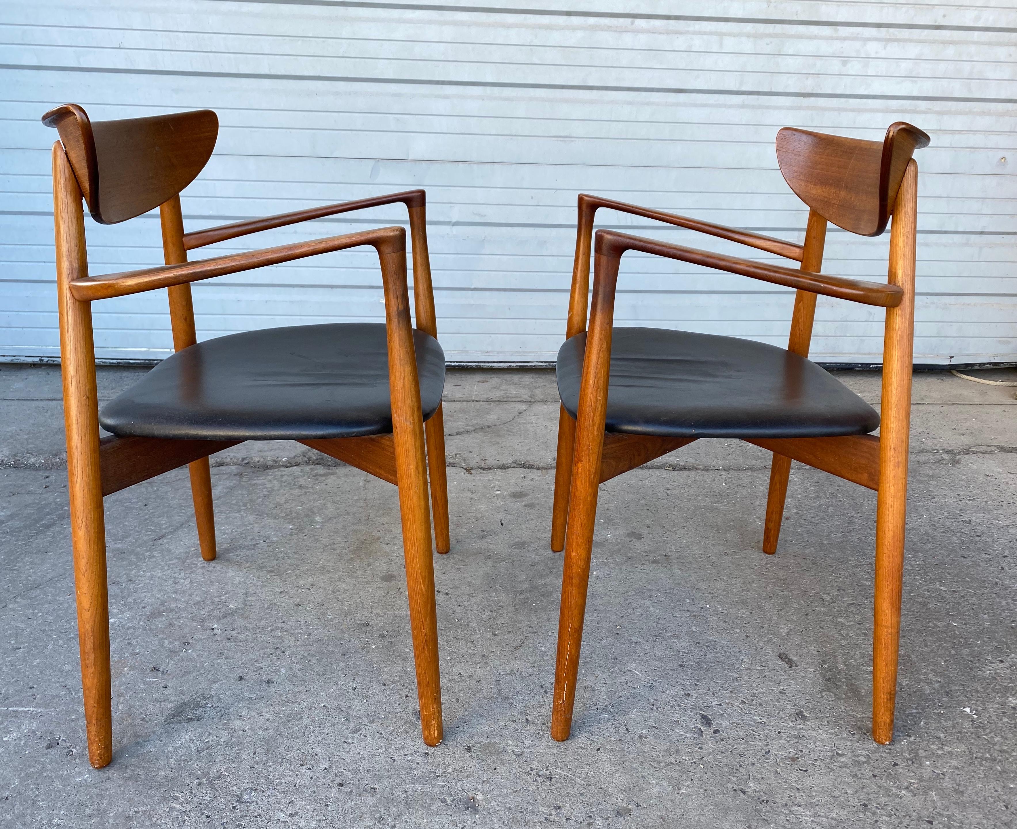 Scandinavian Modern Matched Pair of Armchairs by Harry Østergaard, Denmark, Early 1960s For Sale