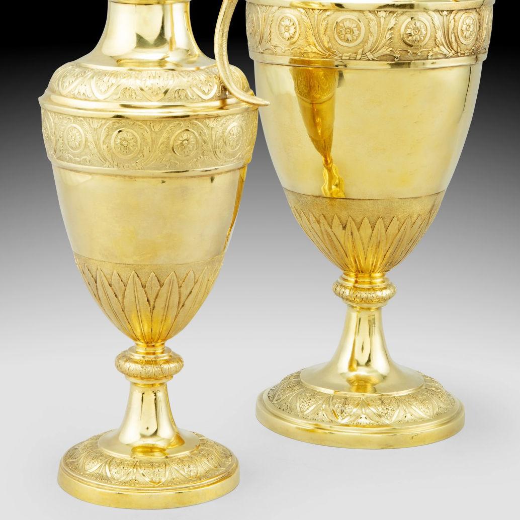 Pareja emparejada de antiguos aguamaniles austriacos de plata dorada Circa 1780s en Bueno estado para la venta en New York, US