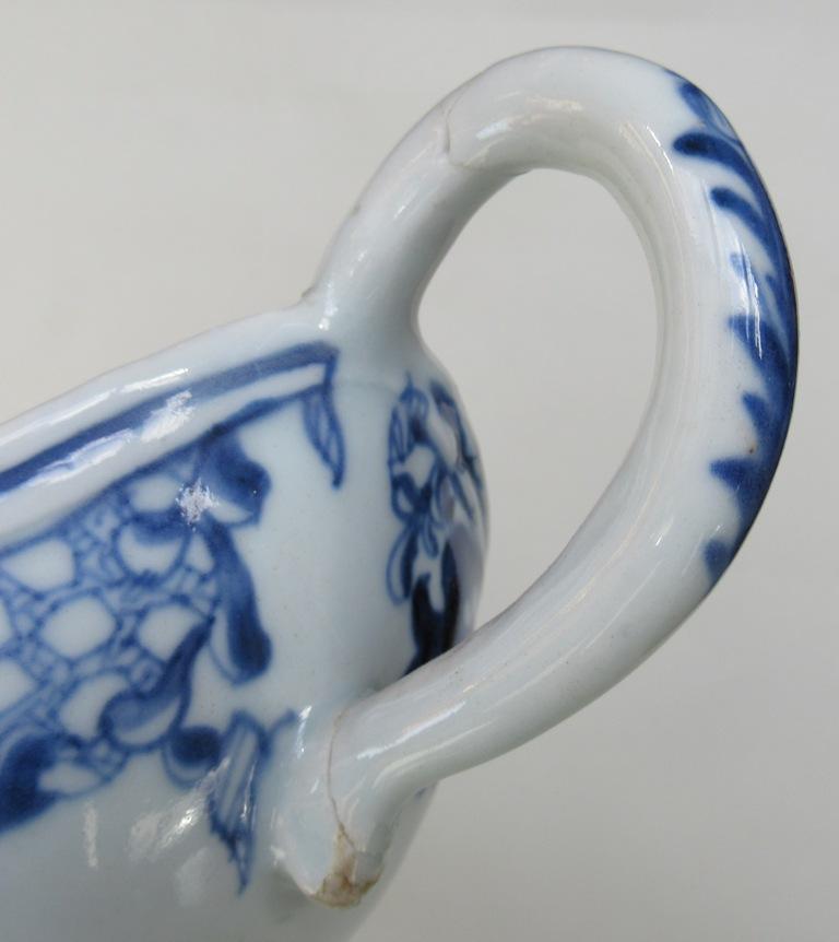 Chinese Matched Pair of Blue White Porcelain Sauce Gravy Boats Qianlong 18th Century