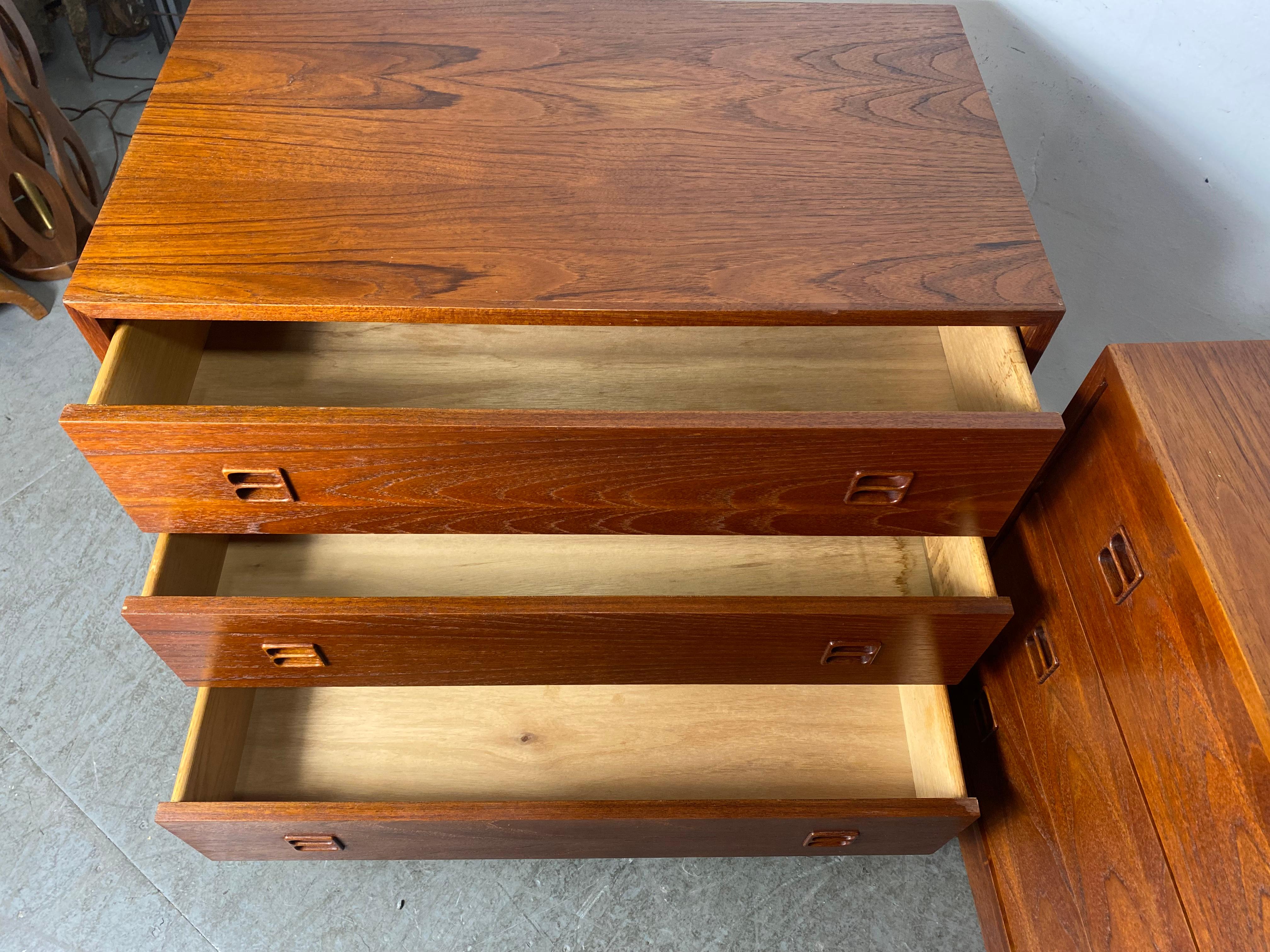 Matched Pair Danish Modern Teak 3-Drawer Chests/ Nite Stands For Sale 5