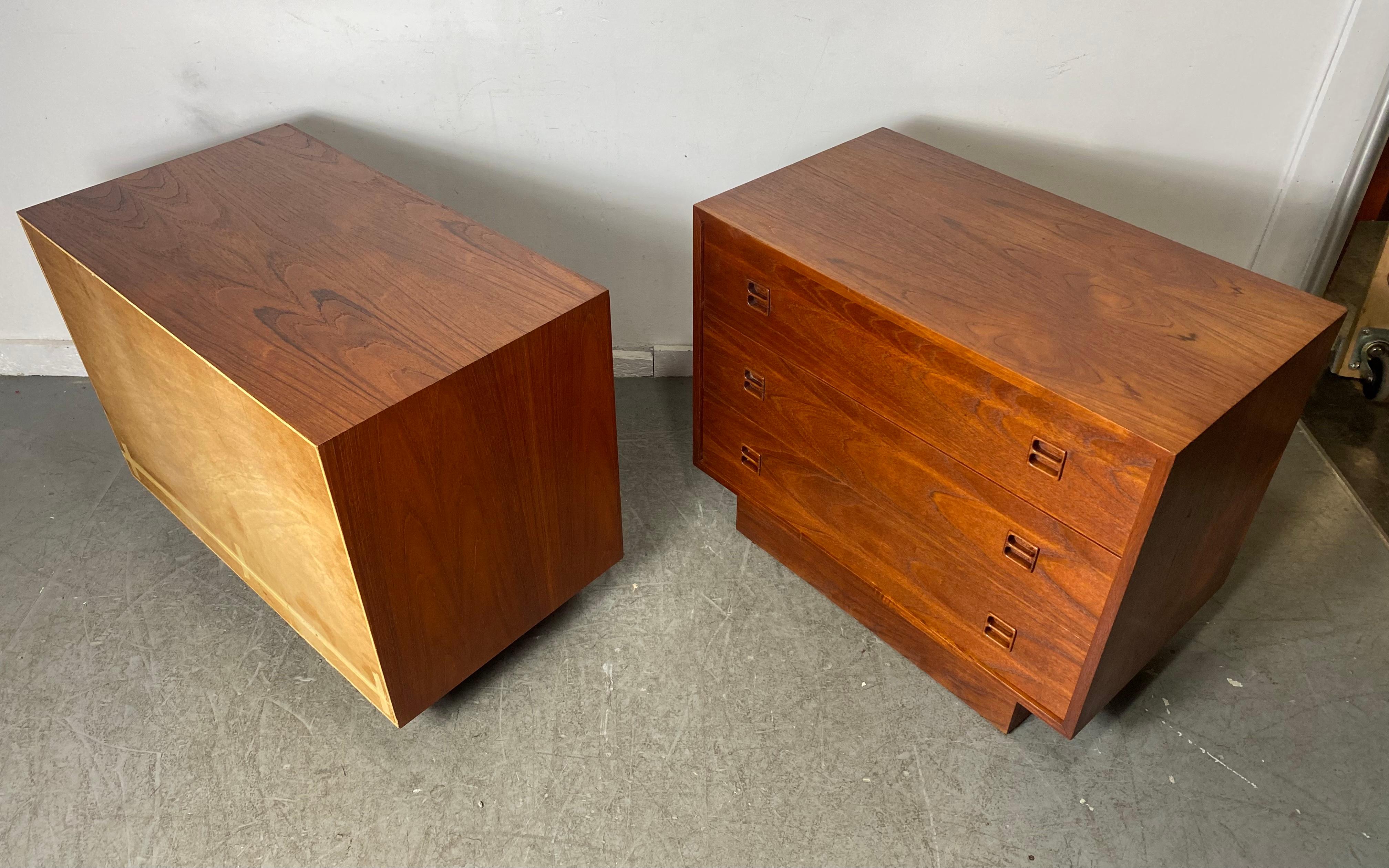 Matched Pair Danish Modern Teak 3-Drawer Chests/ Nite Stands For Sale 7