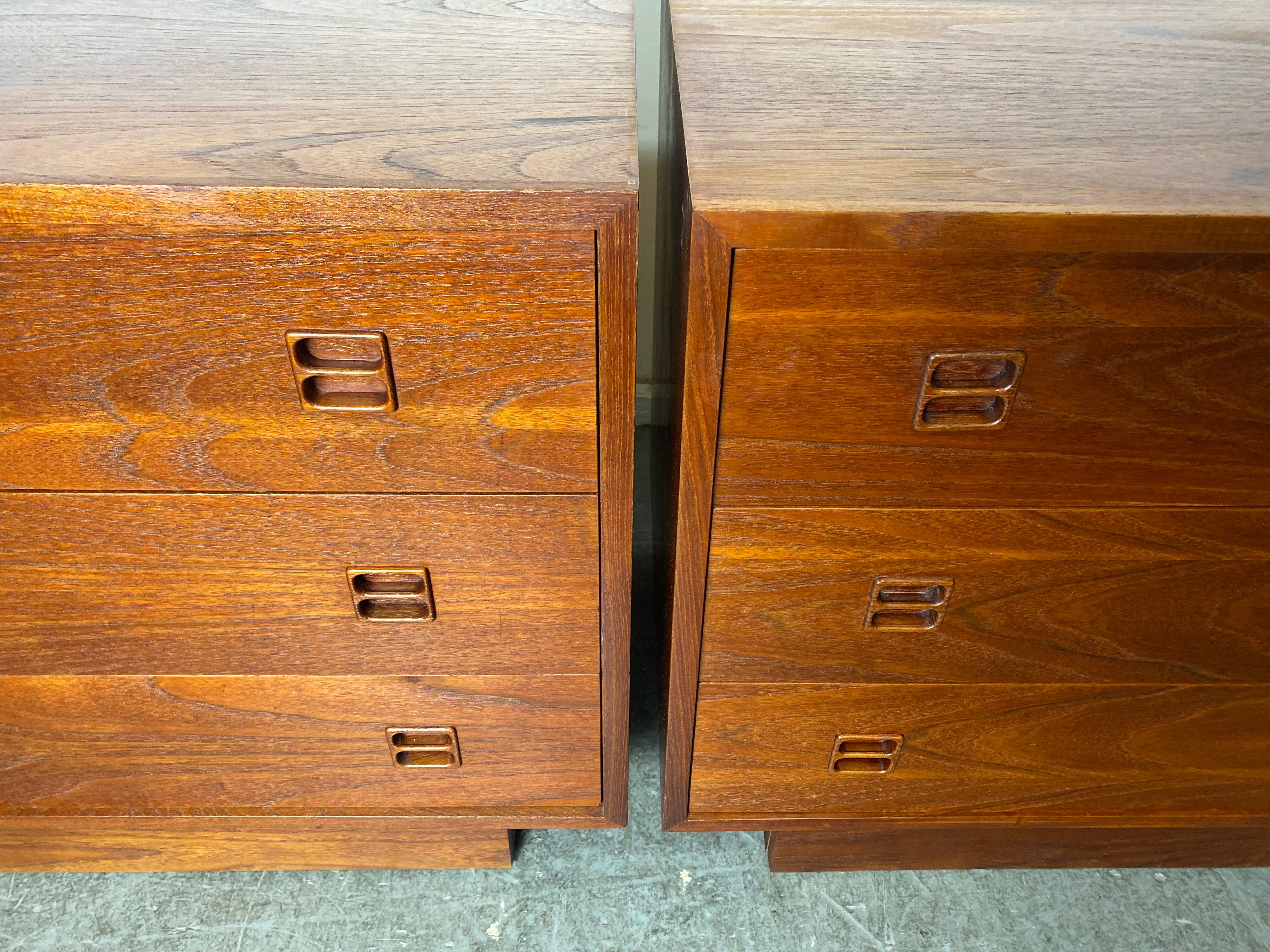 Matched Pair Danish Modern Teak 3-Drawer Chests/ Nite Stands For Sale 4