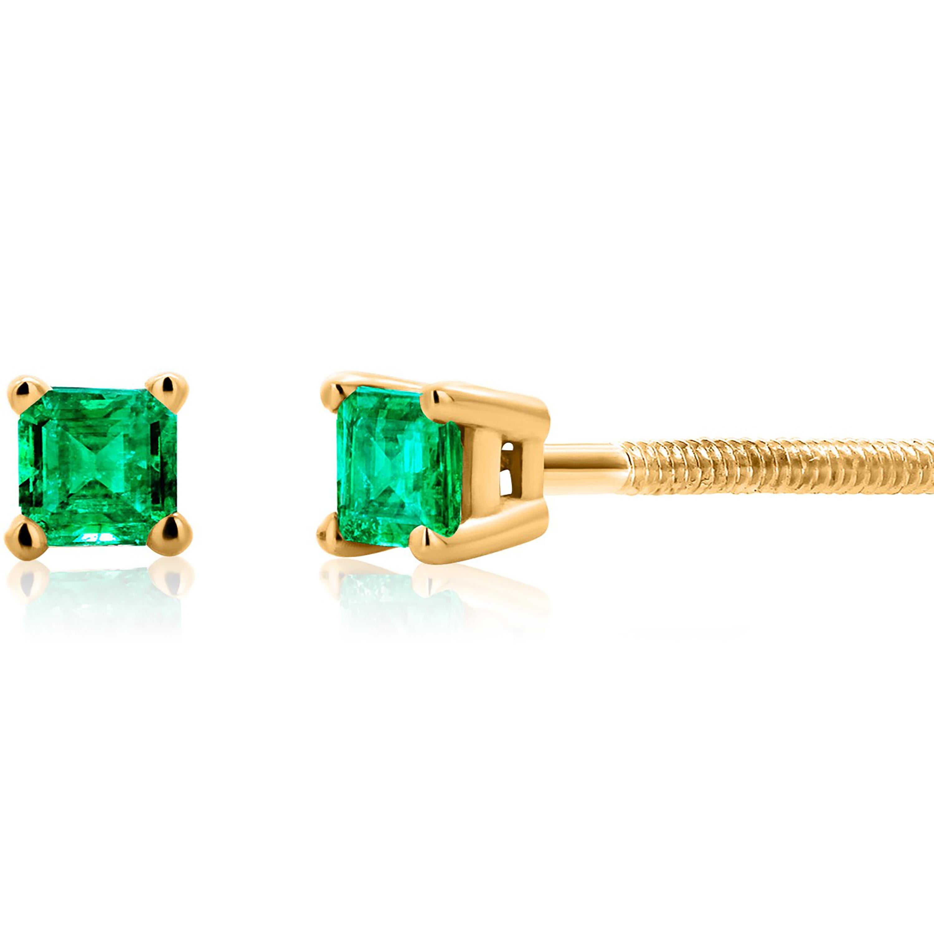Matched Pair Emeralds 0.50 Carat 14 Karat Yellow Gold 0.16 Inch Stud Earrings  In New Condition In New York, NY