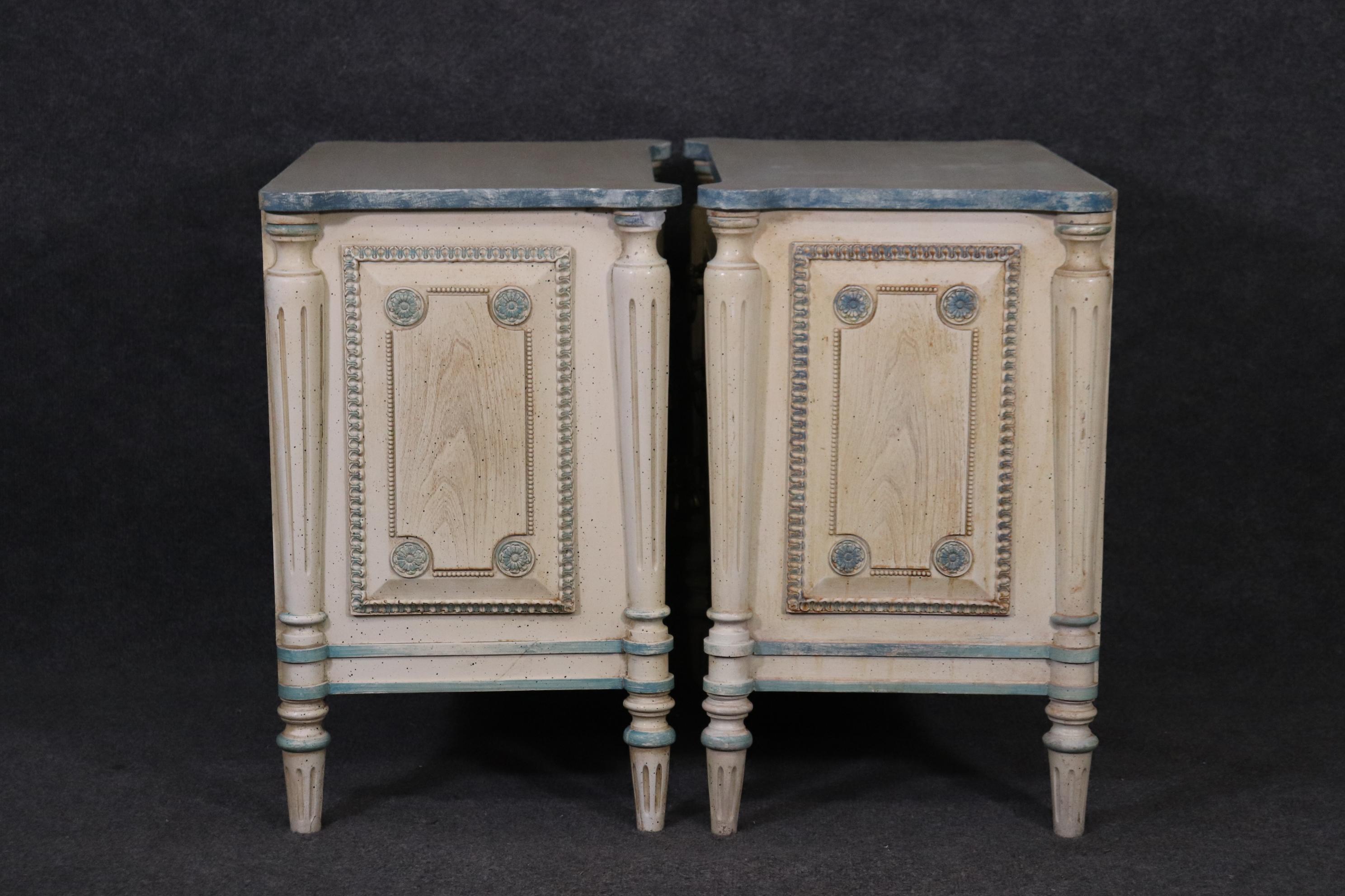 Matched Pair French Directoire Louis XVI Style Painted Nightstands Circa 1960 In Good Condition In Swedesboro, NJ