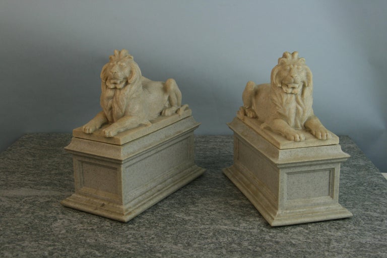 Matched Pair Lions of Venice Bookends /Sculptures In Good Condition For Sale In Douglas Manor, NY