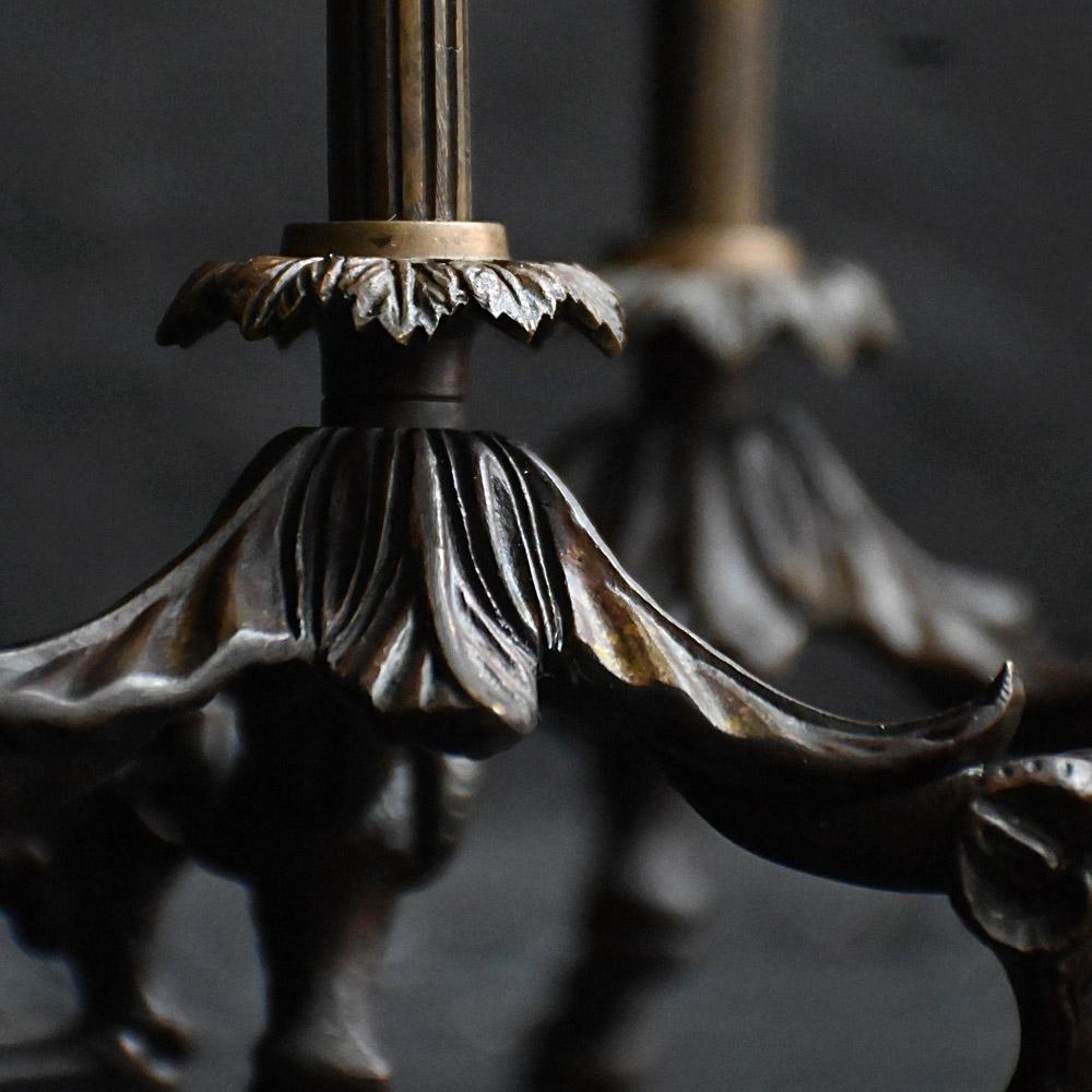 Victorien Paire de lampes à huile grand tour en bronze du 19e siècle, assorties en vente