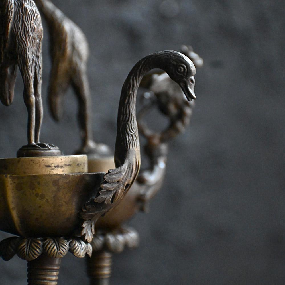 Paire de lampes à huile grand tour en bronze du 19e siècle, assorties Bon état - En vente à London, GB
