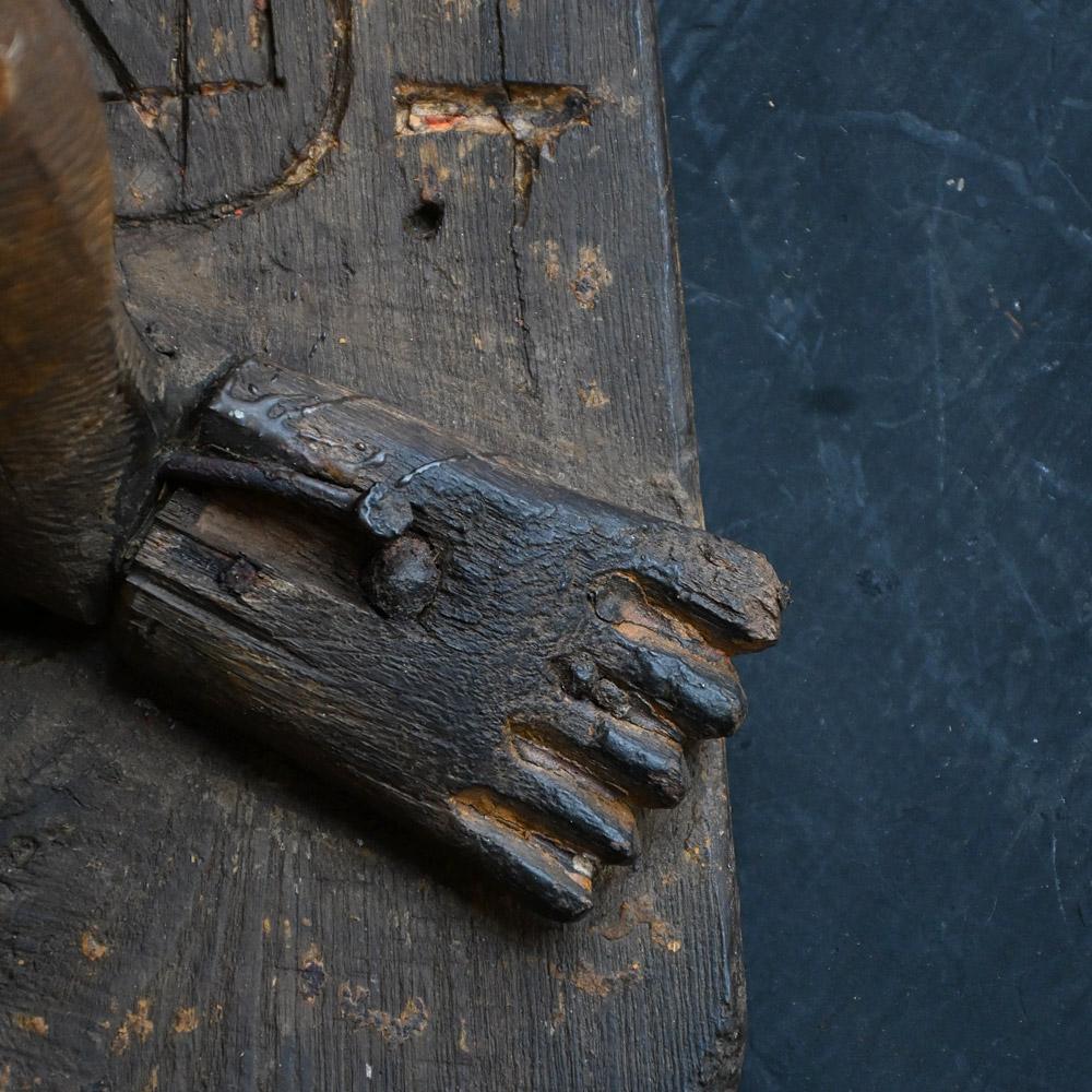 Passendes Paar handgeschnitzter indischer Tempelprozessionsfiguren aus dem 19. (Handgeschnitzt) im Angebot