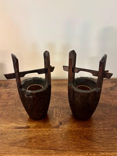 Paire de vases Ikebana en bois japonais anciens assortis