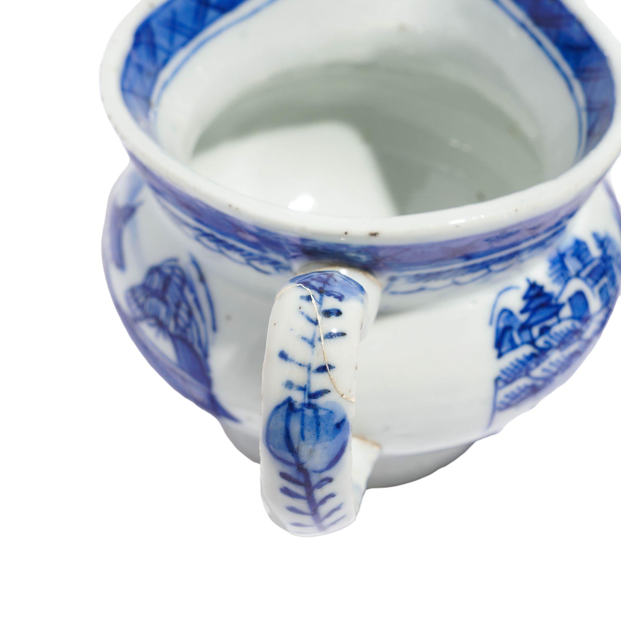 Matched pair of Chinese export porcelain pig snout creamers, c. 1820 For Sale 3
