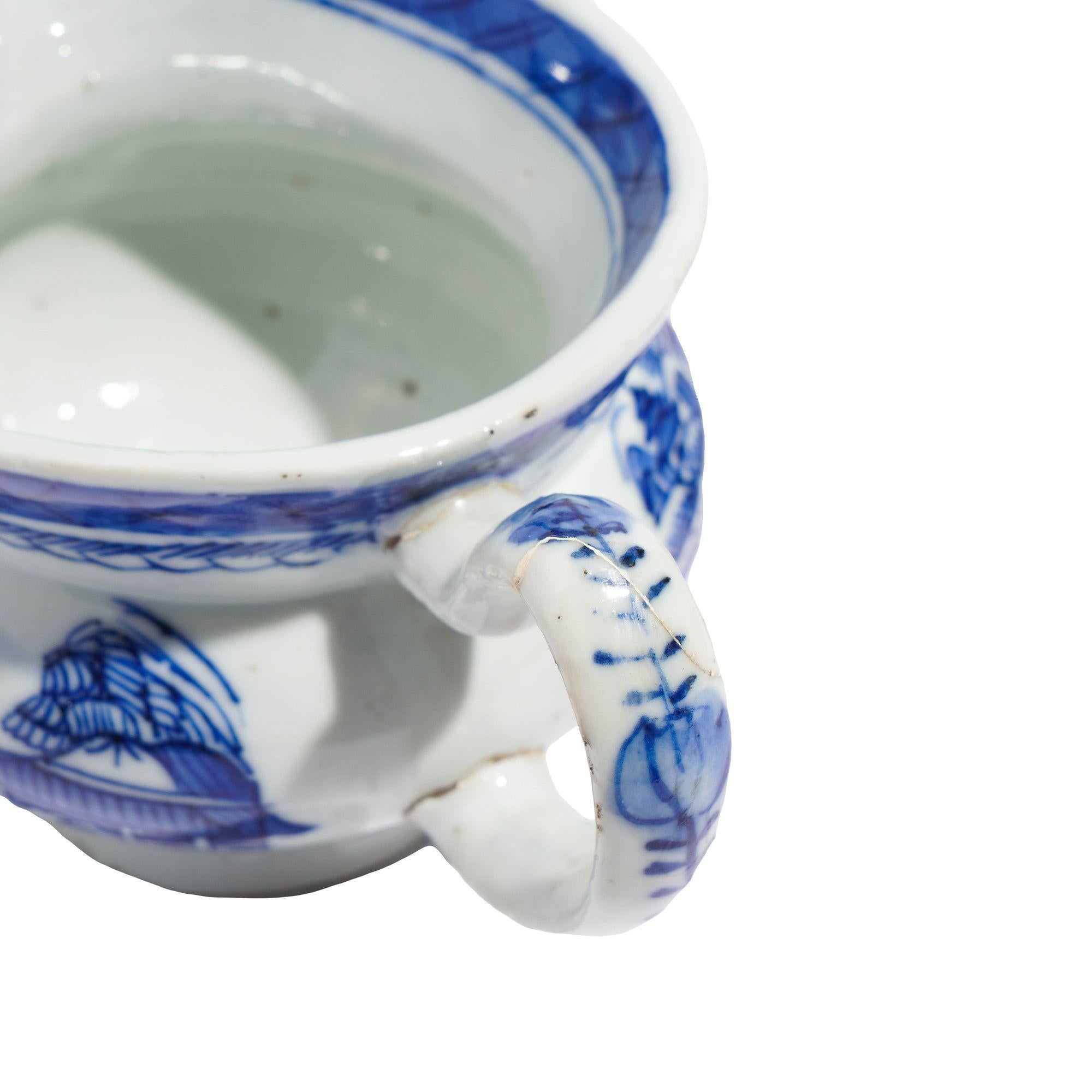 Matched pair of Chinese export porcelain pig snout creamers, c. 1820 For Sale 4