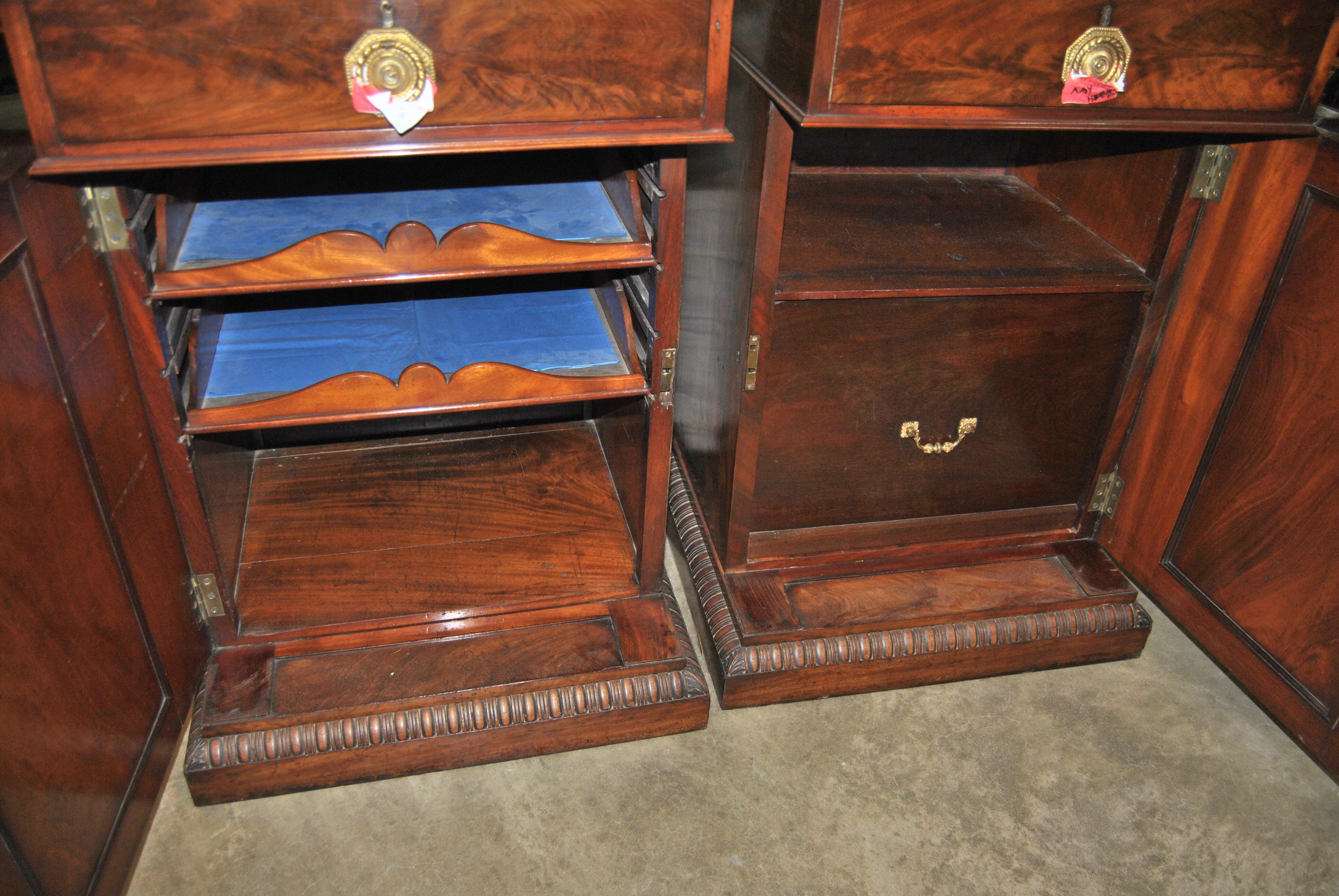 Matched Pair of English 19th Century Mahogany Pedestals / Stands / Cabinets In Good Condition In Savannah, GA