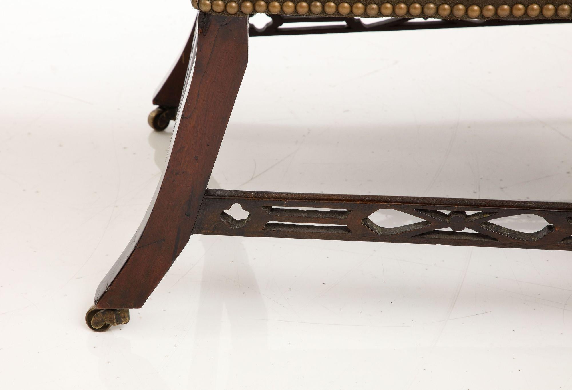 Paire assortie de chaises George III Gainsborough en vente 4