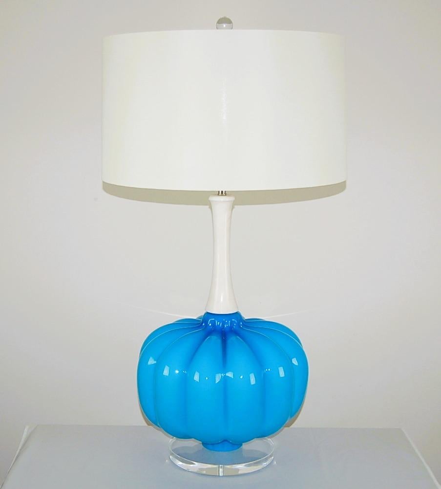 Paire d'énormes lampes 'Pomodoro' de Murano en bleu céruléen assorties en vente 2