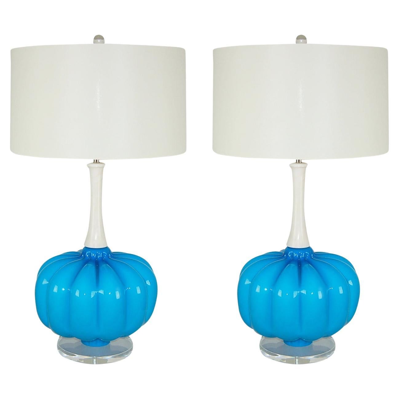 Paire d
énormes lampes
Pomodoro
de Murano en bleu céruléen assorties