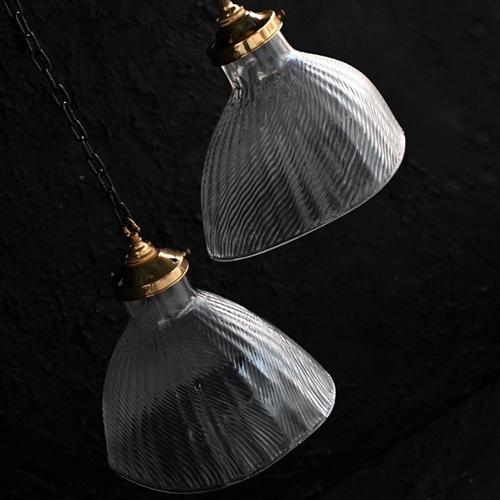 Coppia di lampade asimmetriche in vetro della metà del XX secolo in vendita 4