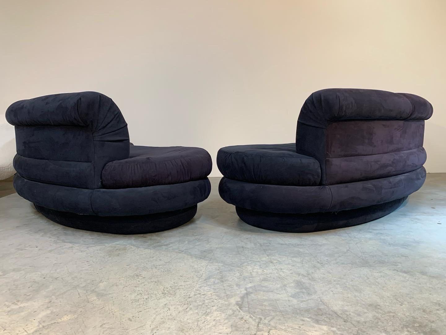 Late 20th Century Matched Pair of Curved Kidney Sofas Attributed to Kagan For Directional 