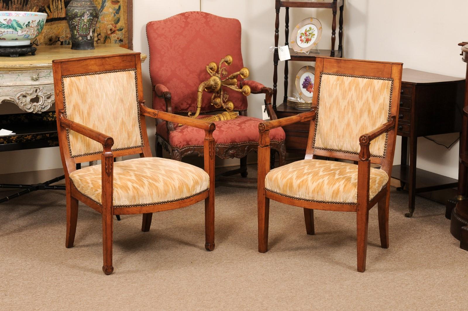 Matched Pair of Neoclassical Style Walnut Armchairs, 20th Century France For Sale 3