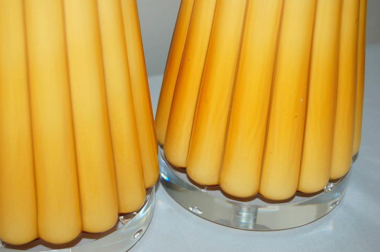 Paar aufeinander abgestimmte Vintage Murano Lampen in Butterscotch Creme im Angebot 1