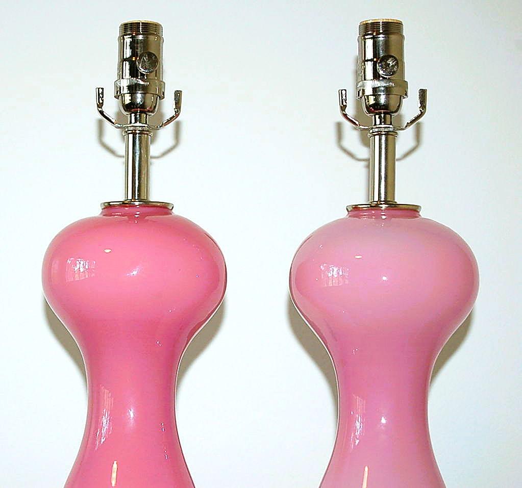 Pareja emparejada de lámparas vintage de Murano en rosa pálido en Bueno estado para la venta en Smyrna, GA