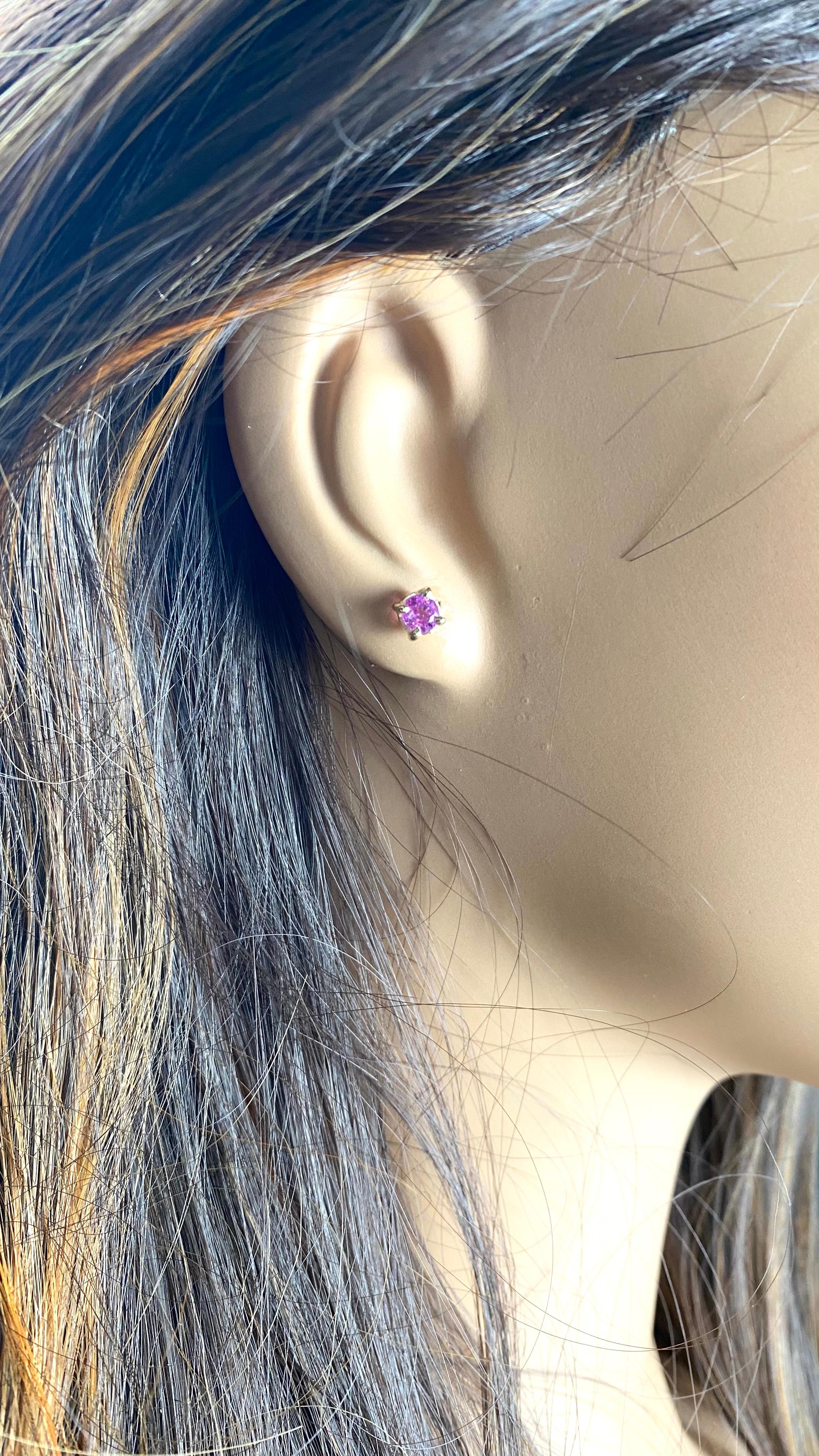 Matched Pair Pink Sapphire 0.65 Carat 0.20 Inch Yellow Gold Stud Earrings In New Condition For Sale In New York, NY