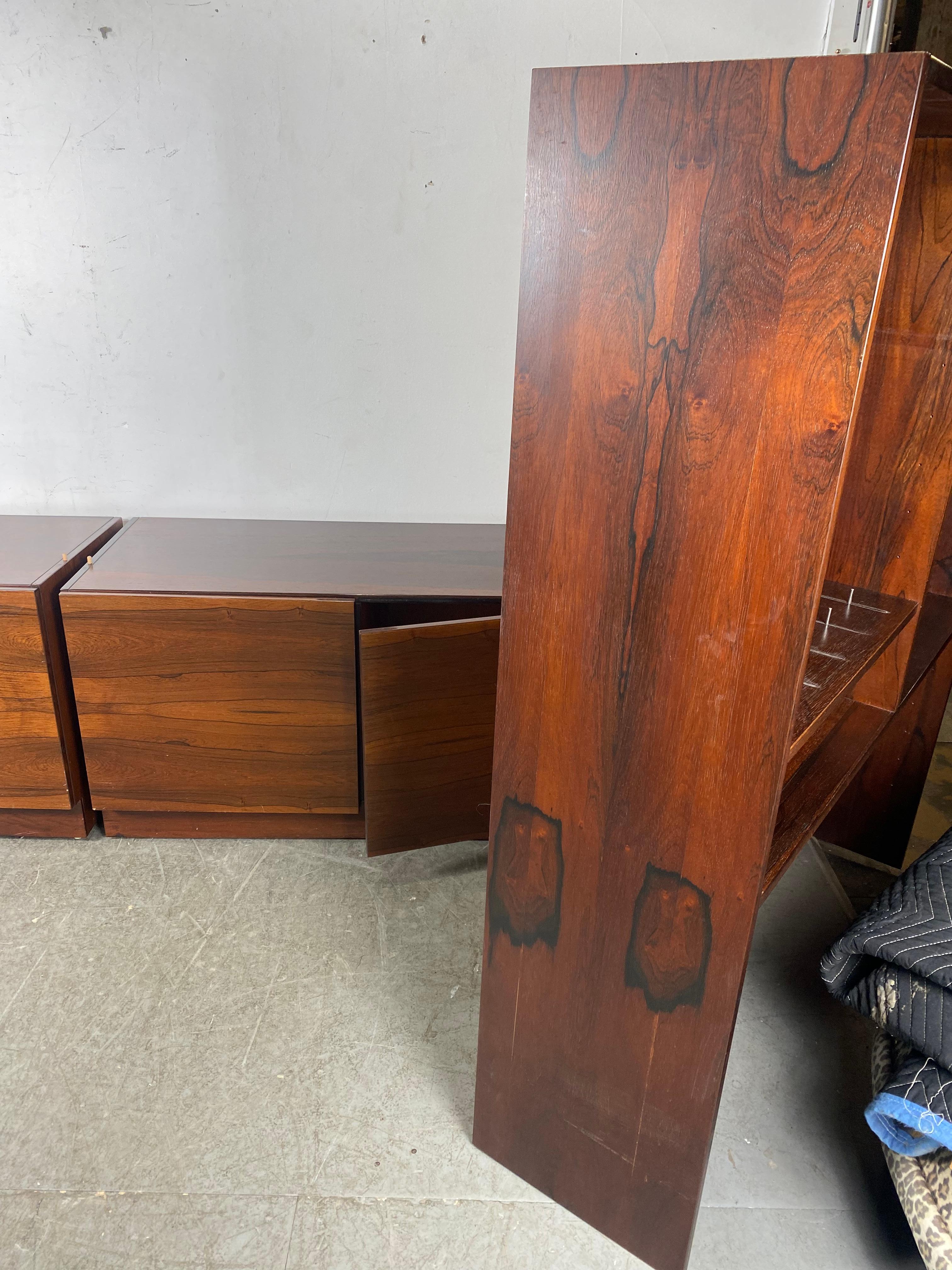 Pareja emparejada de estanterías / armarios de palisandro fabricados en Dinamarca P.B. Mobler en venta 1