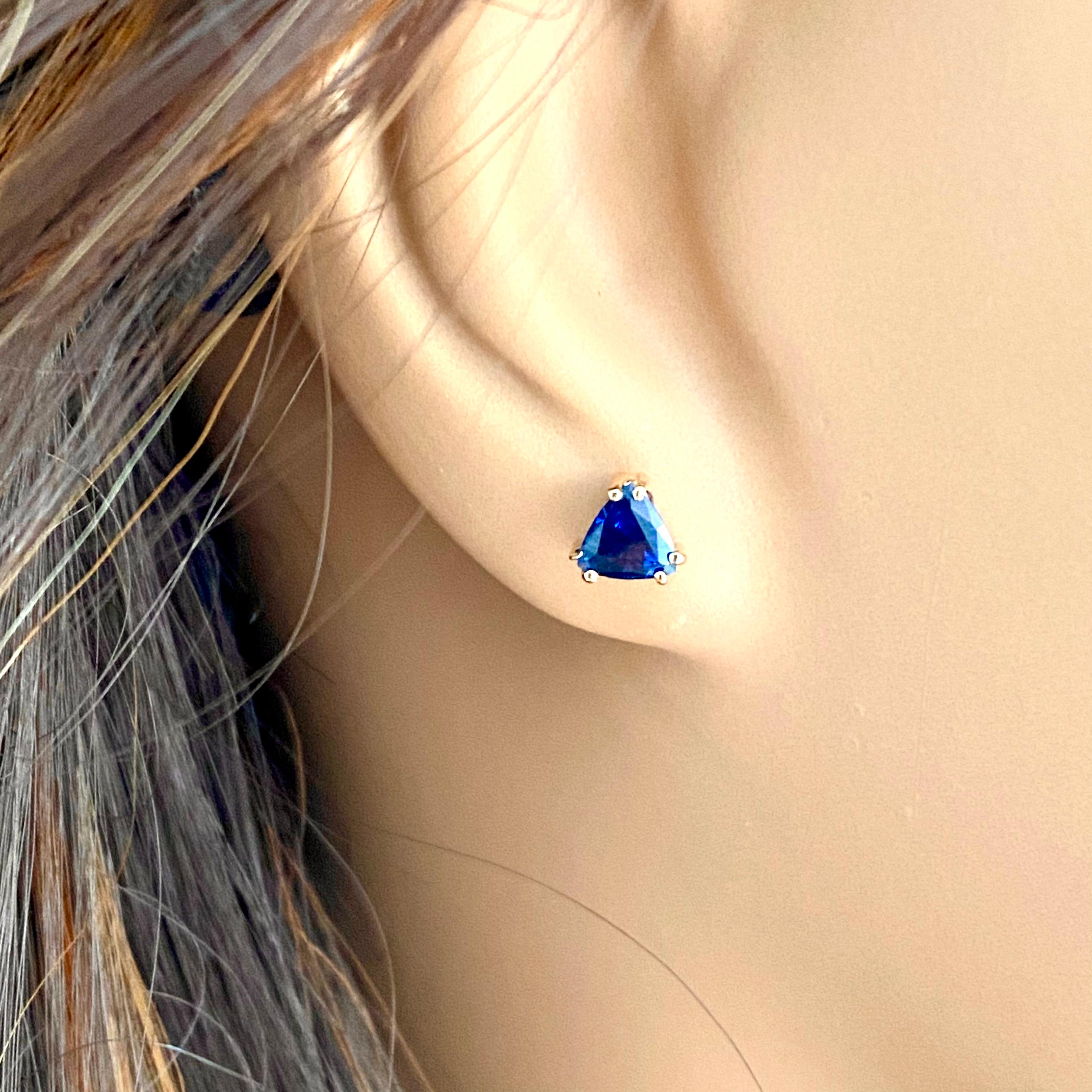 Trillion Cut Matched Pair Triangle Shaped Ceylon Blue Sapphire 1.05 Carat Gold Stud Earrings For Sale