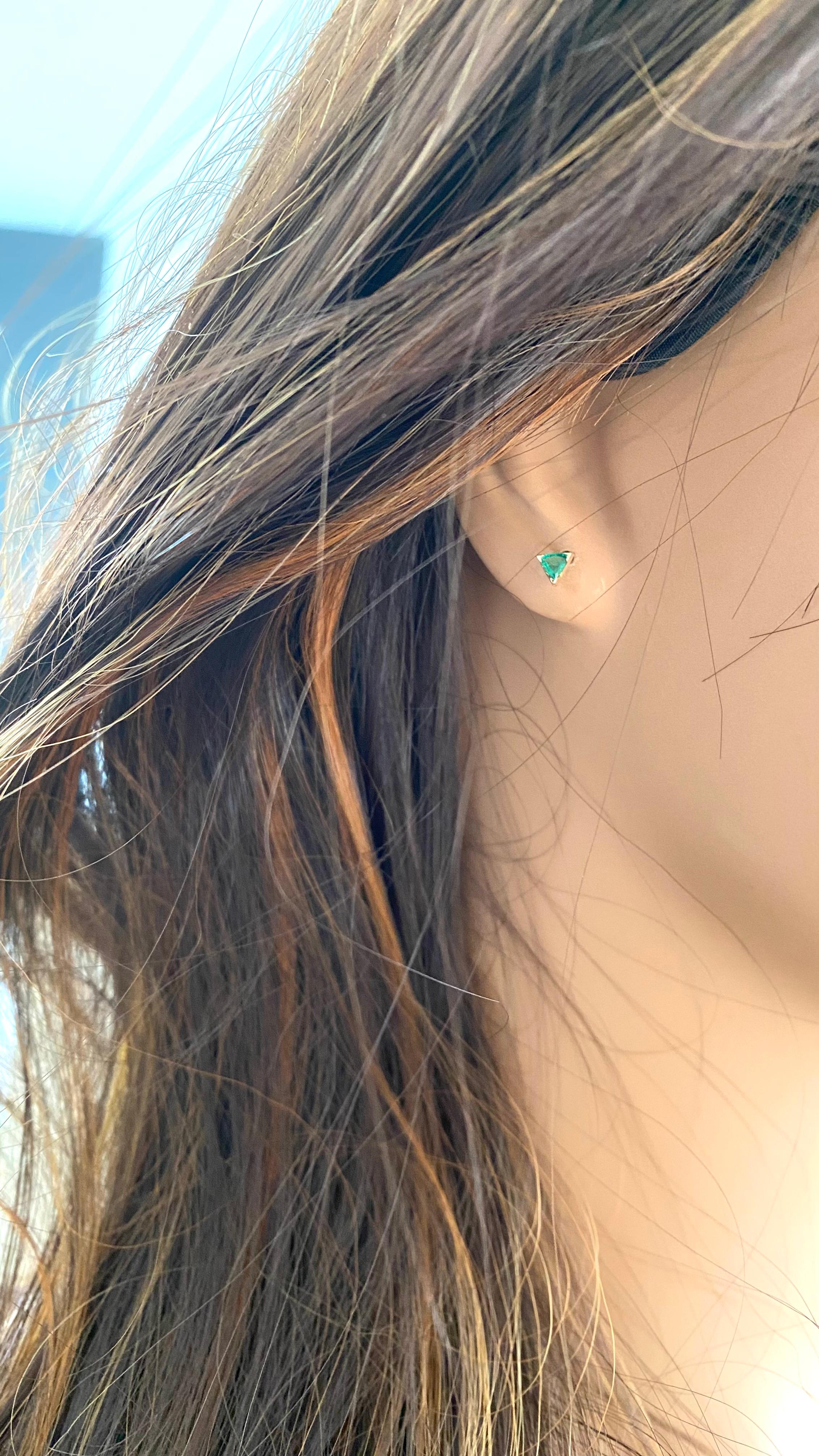 Paar Trillion Smaragd 0,30 Karat Gelbgold 0,17 Zoll Ohrstecker im Zustand „Neu“ im Angebot in New York, NY