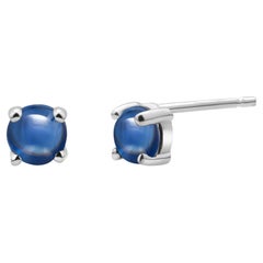Ronde appariée  Clous d'oreilles en or blanc d'un carat et saphirs cabochons de 0,18 pouce