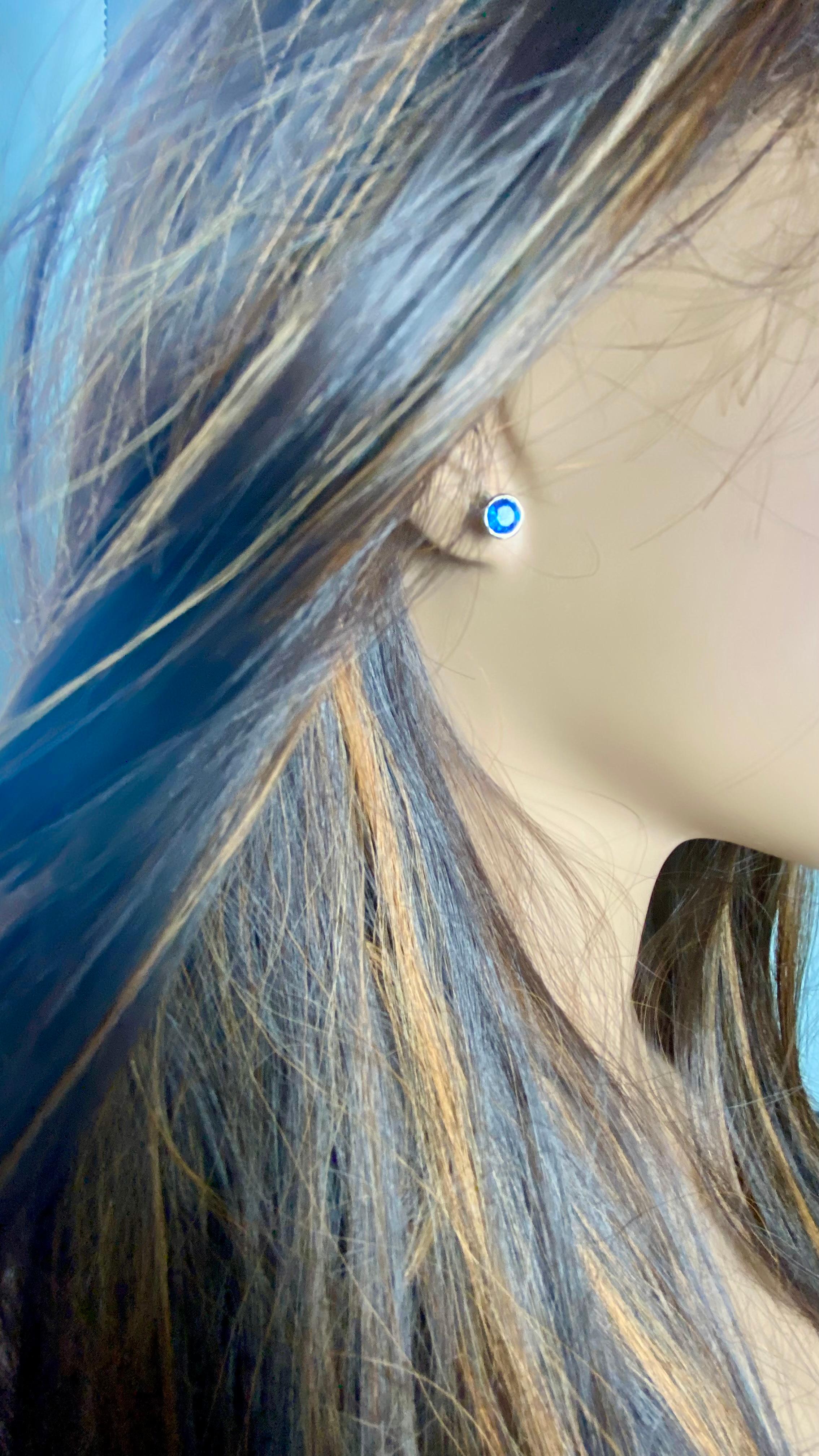 Round Cut Matched Round Sapphire 1.50 Carat 14 Karat Yellow Gold 0.23 Inch Stud Earrings For Sale