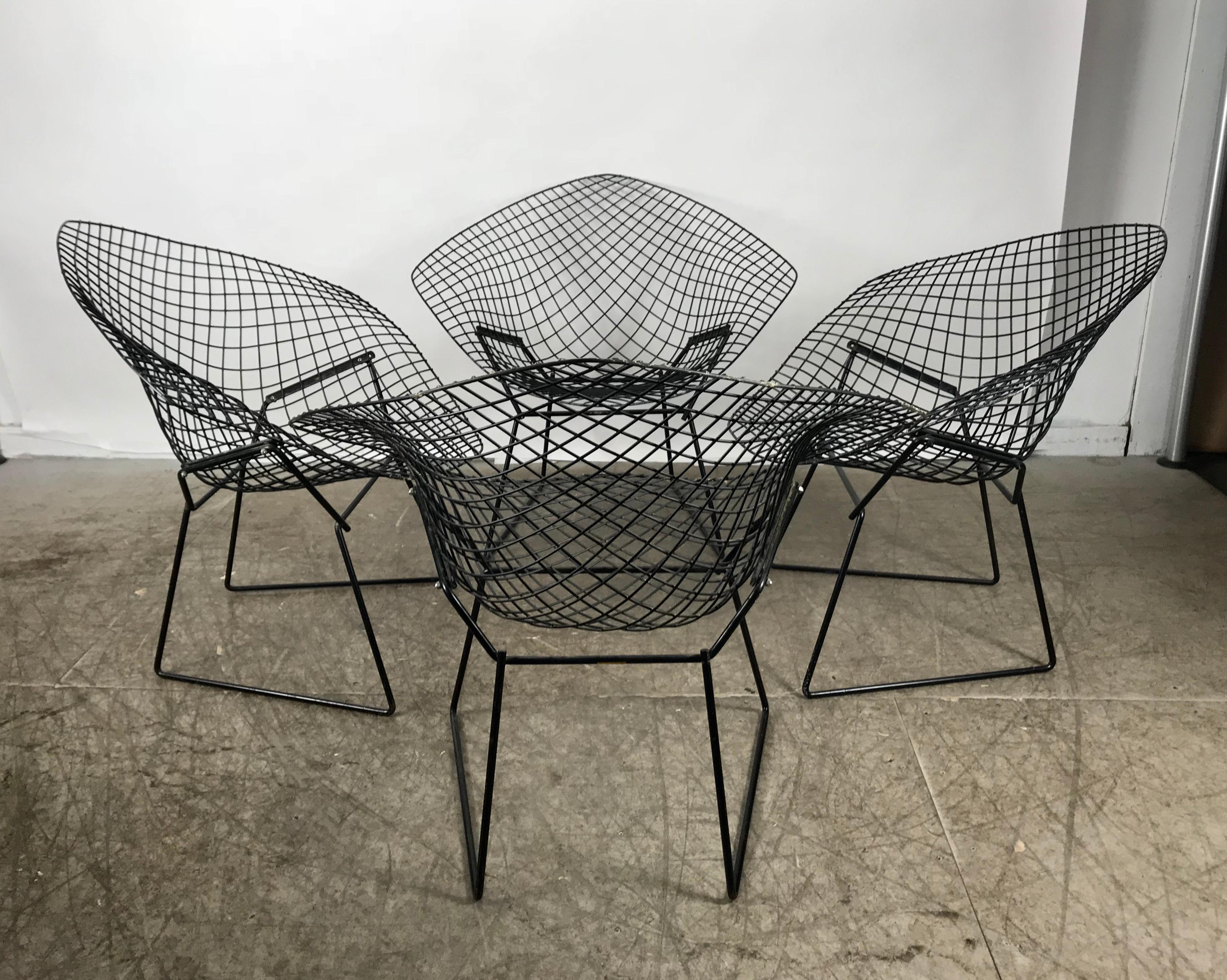 Mid-Century Modern Matched Set of 4 Midcentury Bertoia Diamond Chairs, Knoll