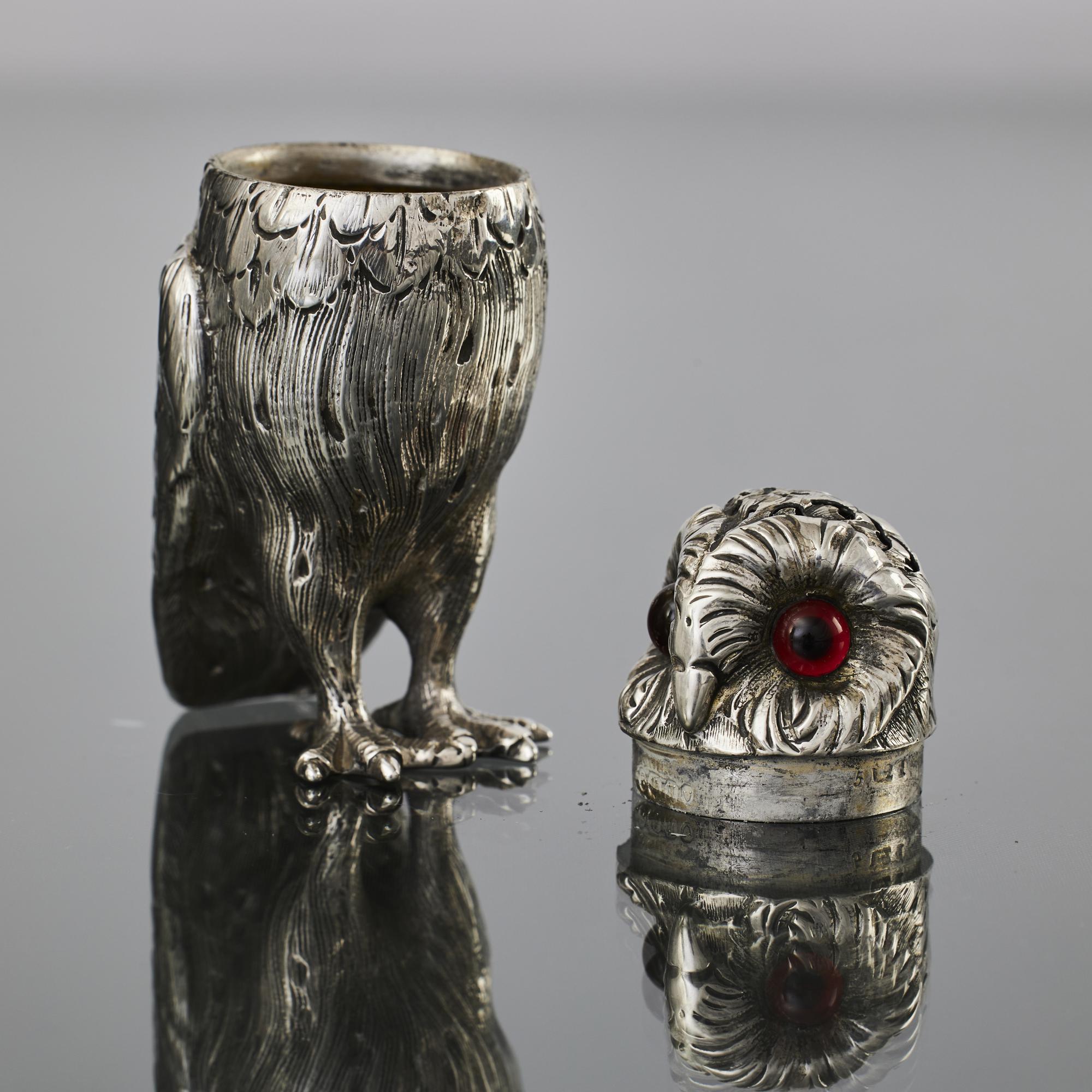 British Victorian silver owl pepper caster For Sale